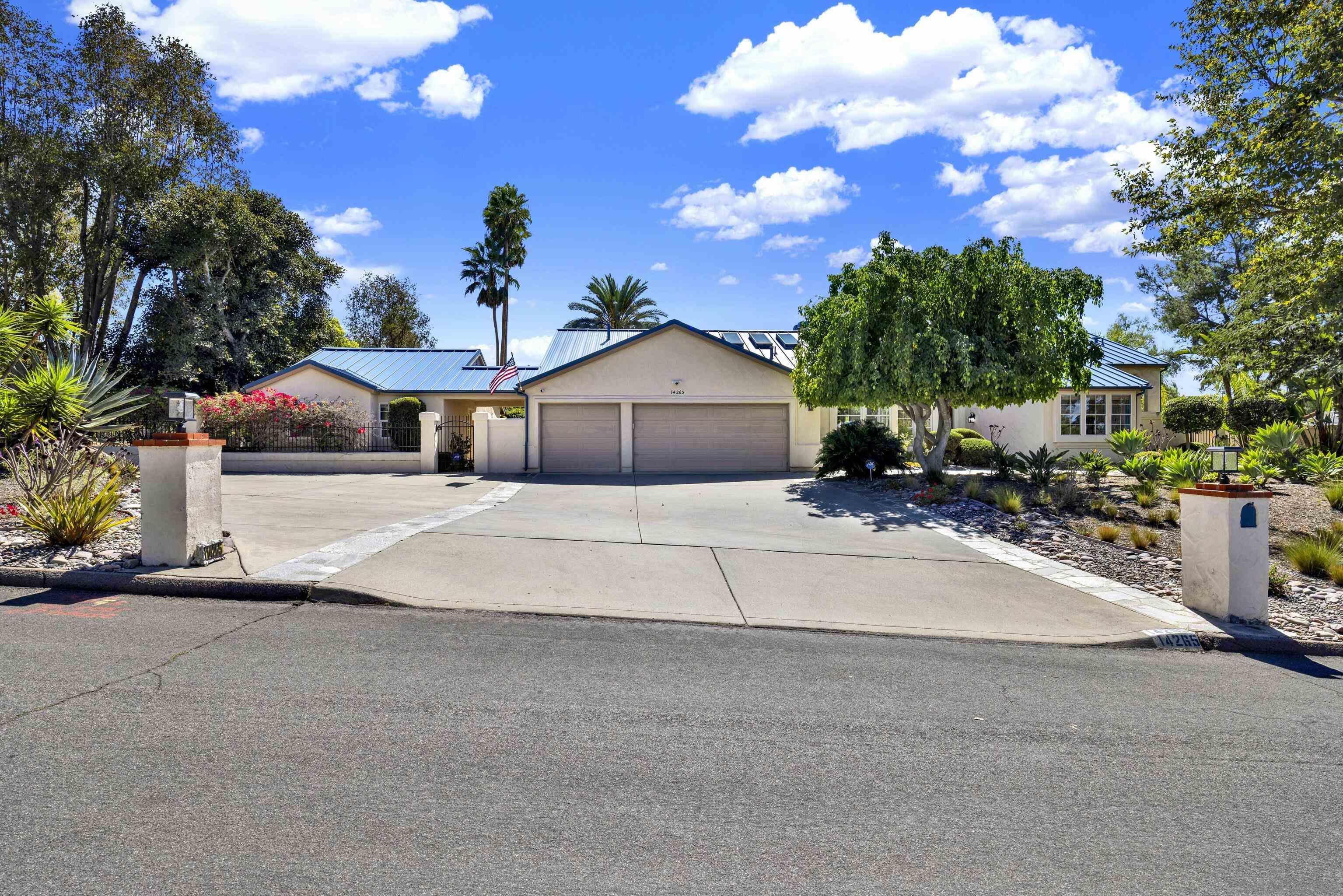 Detail Gallery Image 2 of 75 For 14265  Sandhill Rd, Poway,  CA 92064 - 6 Beds | 4 Baths