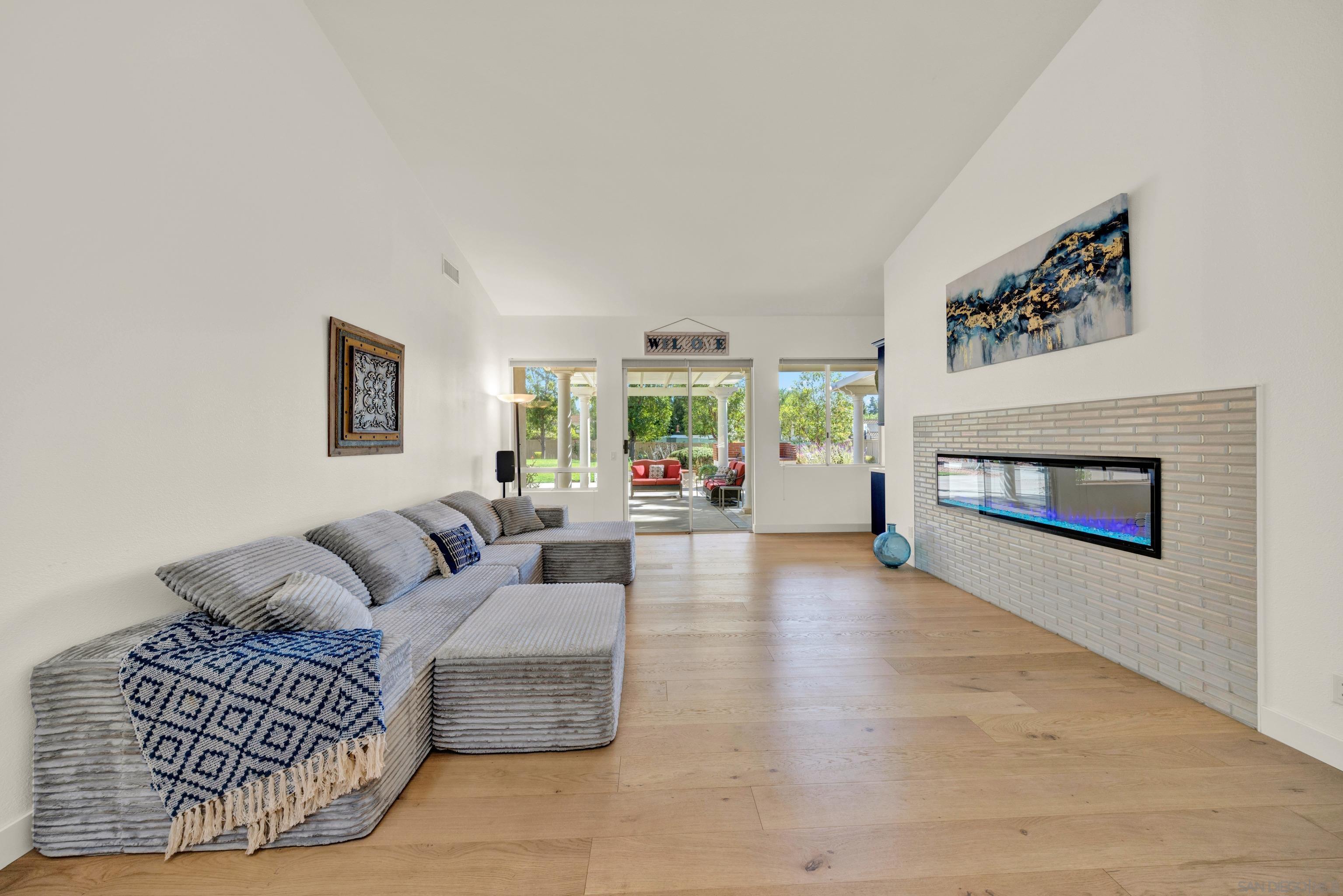 Detail Gallery Image 15 of 75 For 14265  Sandhill Rd, Poway,  CA 92064 - 6 Beds | 4 Baths