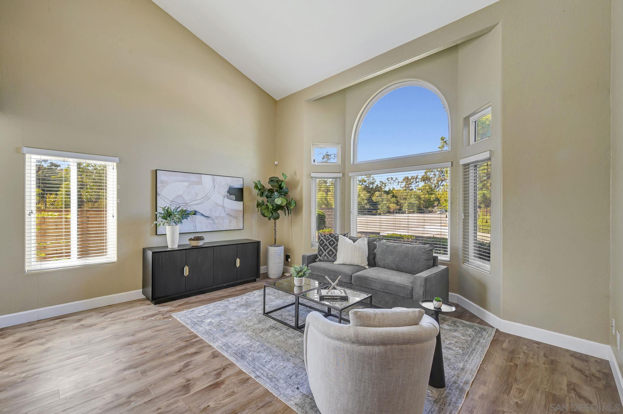 Detail Gallery Image 4 of 33 For 13403  Little Dawn Ln, Poway,  CA 92064 - 4 Beds | 2/1 Baths