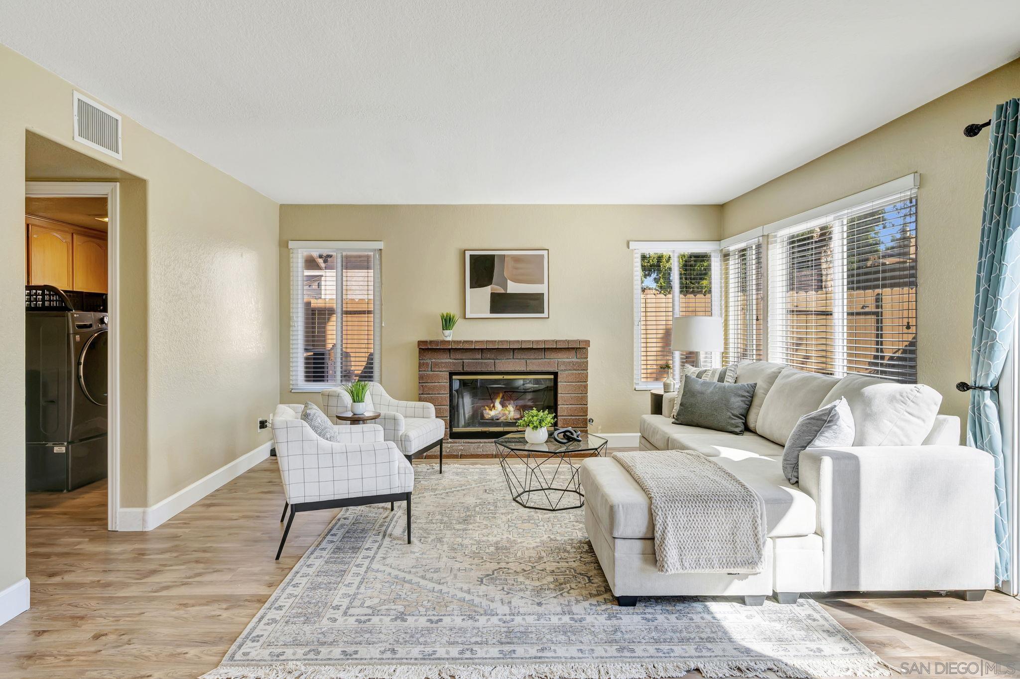 Detail Gallery Image 9 of 33 For 13403  Little Dawn Ln, Poway,  CA 92064 - 4 Beds | 2/1 Baths