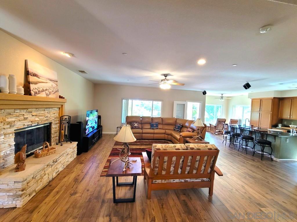 Front Image Thumbnail for SD250040654