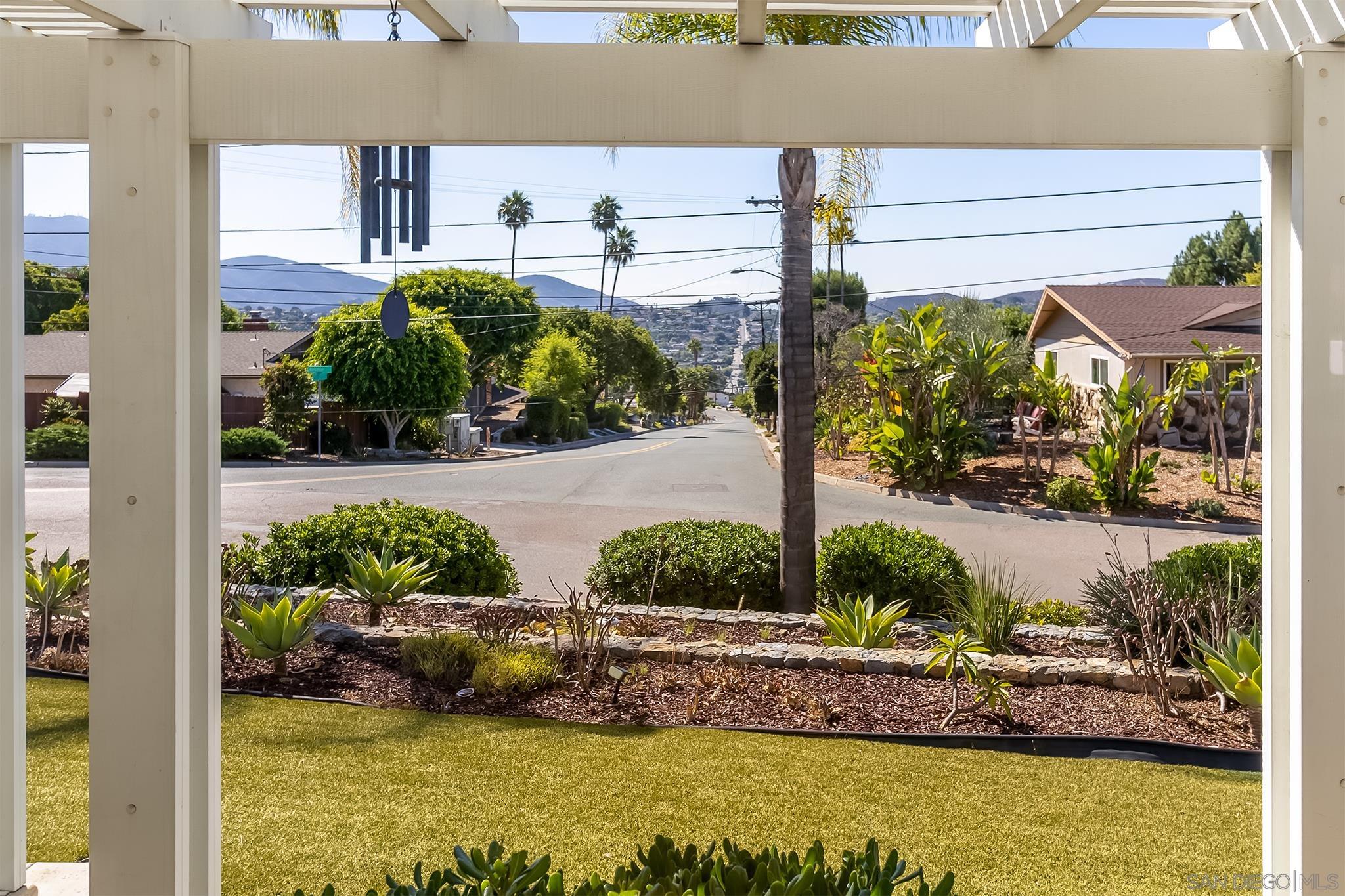 Detail Gallery Image 11 of 35 For 10028  Resmar Pl, La Mesa,  CA 91941 - 3 Beds | 2 Baths
