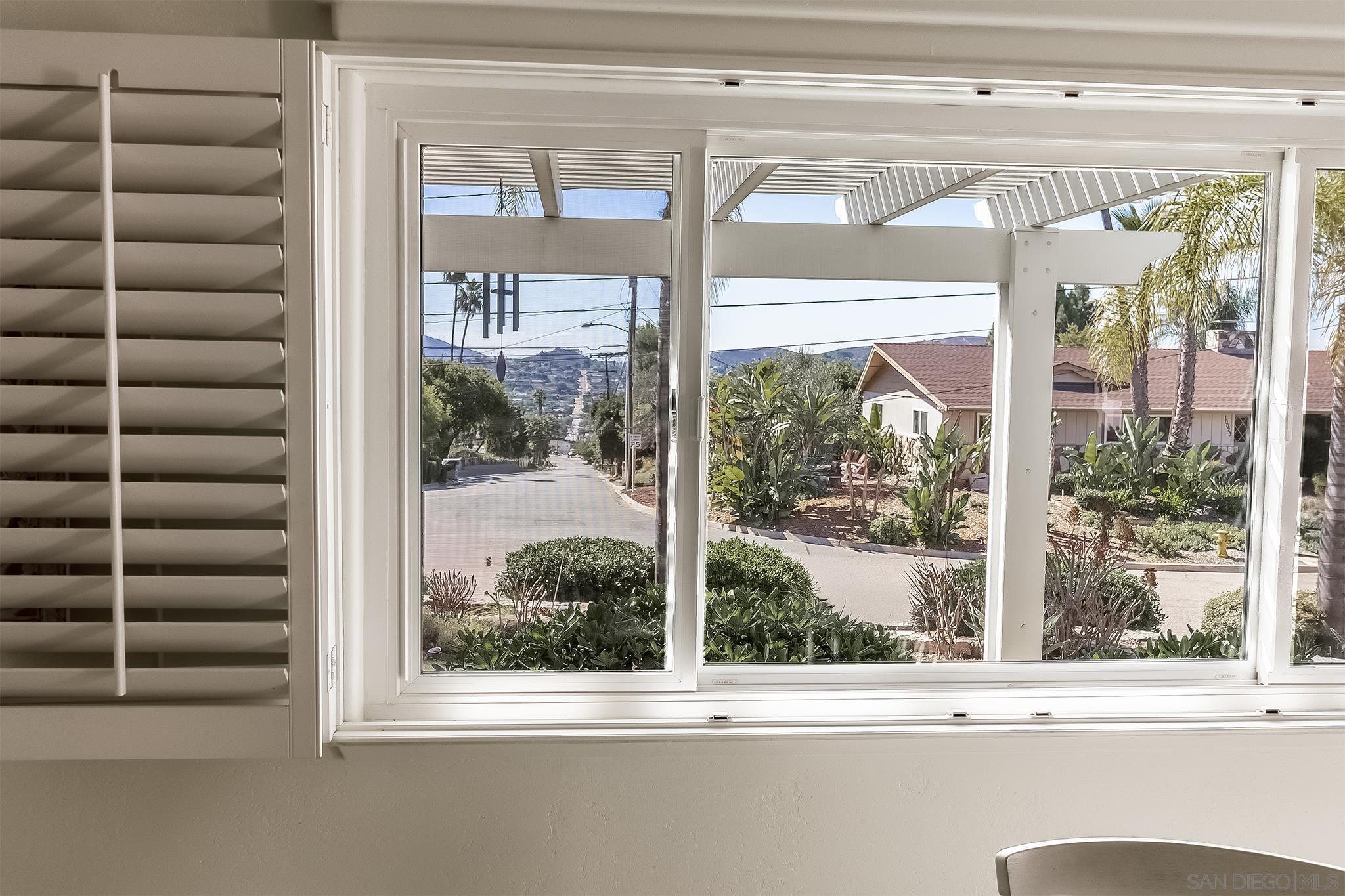 Detail Gallery Image 10 of 35 For 10028  Resmar Pl, La Mesa,  CA 91941 - 3 Beds | 2 Baths