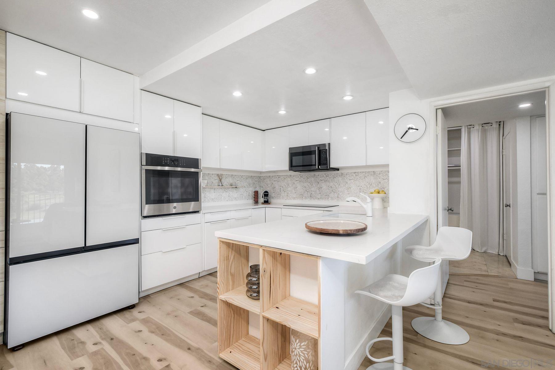 Detail Gallery Image 4 of 37 For 12250  Corte Sabio  2304, San Diego,  CA 92128 - 2 Beds | 2 Baths