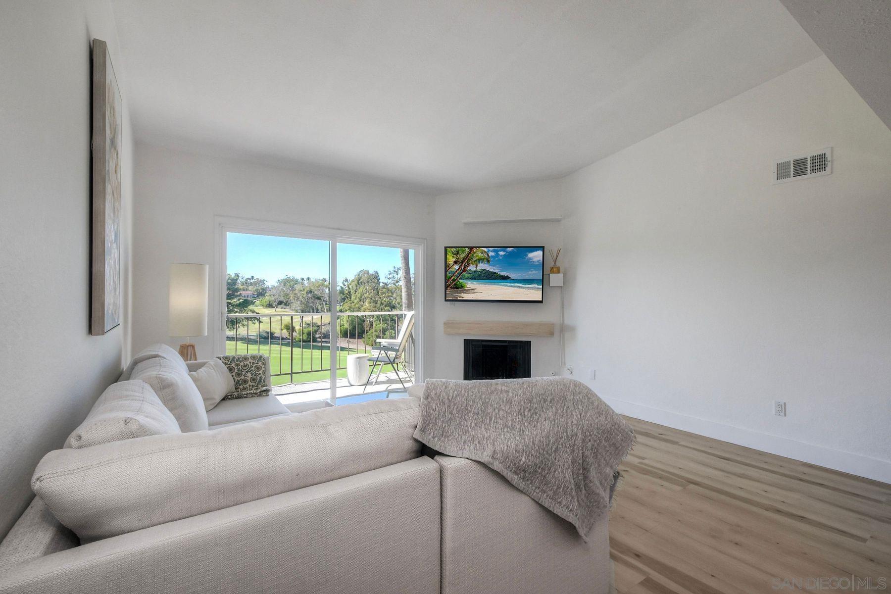 Detail Gallery Image 9 of 37 For 12250  Corte Sabio  2304, San Diego,  CA 92128 - 2 Beds | 2 Baths