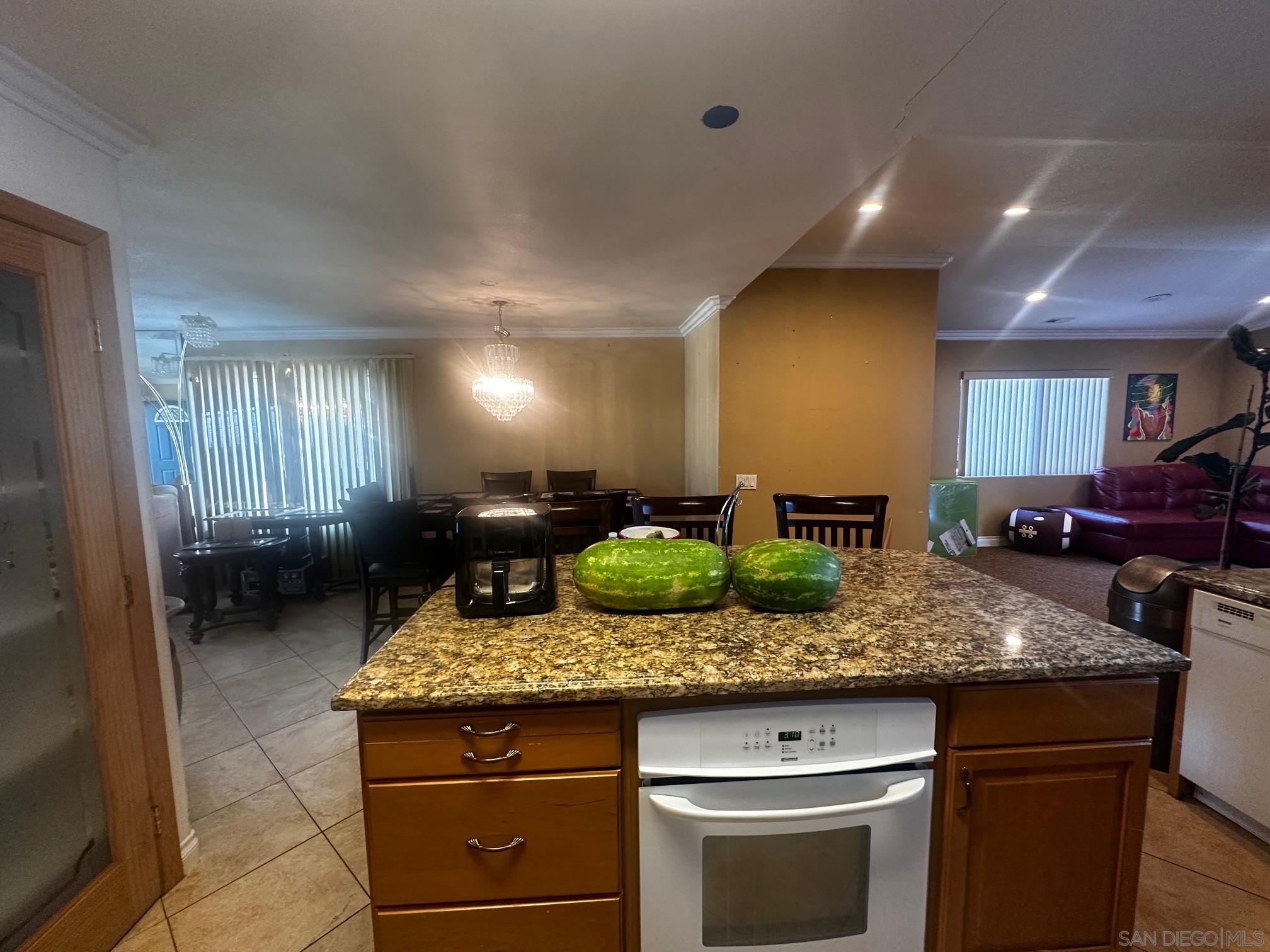 Detail Gallery Image 6 of 13 For 5935  Flipper Dr, San Diego,  CA 92114 - 4 Beds | 2/1 Baths