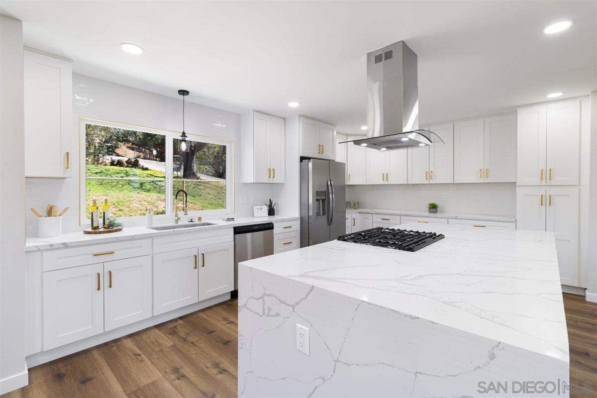 Detail Gallery Image 12 of 61 For 1756  Alhudson Dr, Escondido,  CA 92029 - 5 Beds | 3 Baths