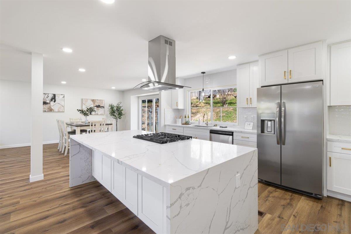 Detail Gallery Image 14 of 61 For 1756  Alhudson Dr, Escondido,  CA 92029 - 5 Beds | 3 Baths