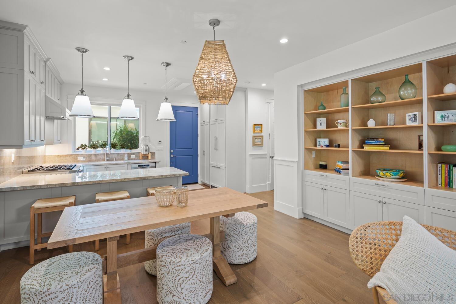 Detail Gallery Image 11 of 41 For 548  G Avenue, Coronado,  CA 92118 - 4 Beds | 3/1 Baths