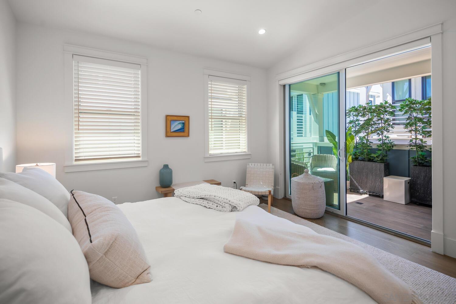 Detail Gallery Image 19 of 41 For 548  G Avenue, Coronado,  CA 92118 - 4 Beds | 3/1 Baths