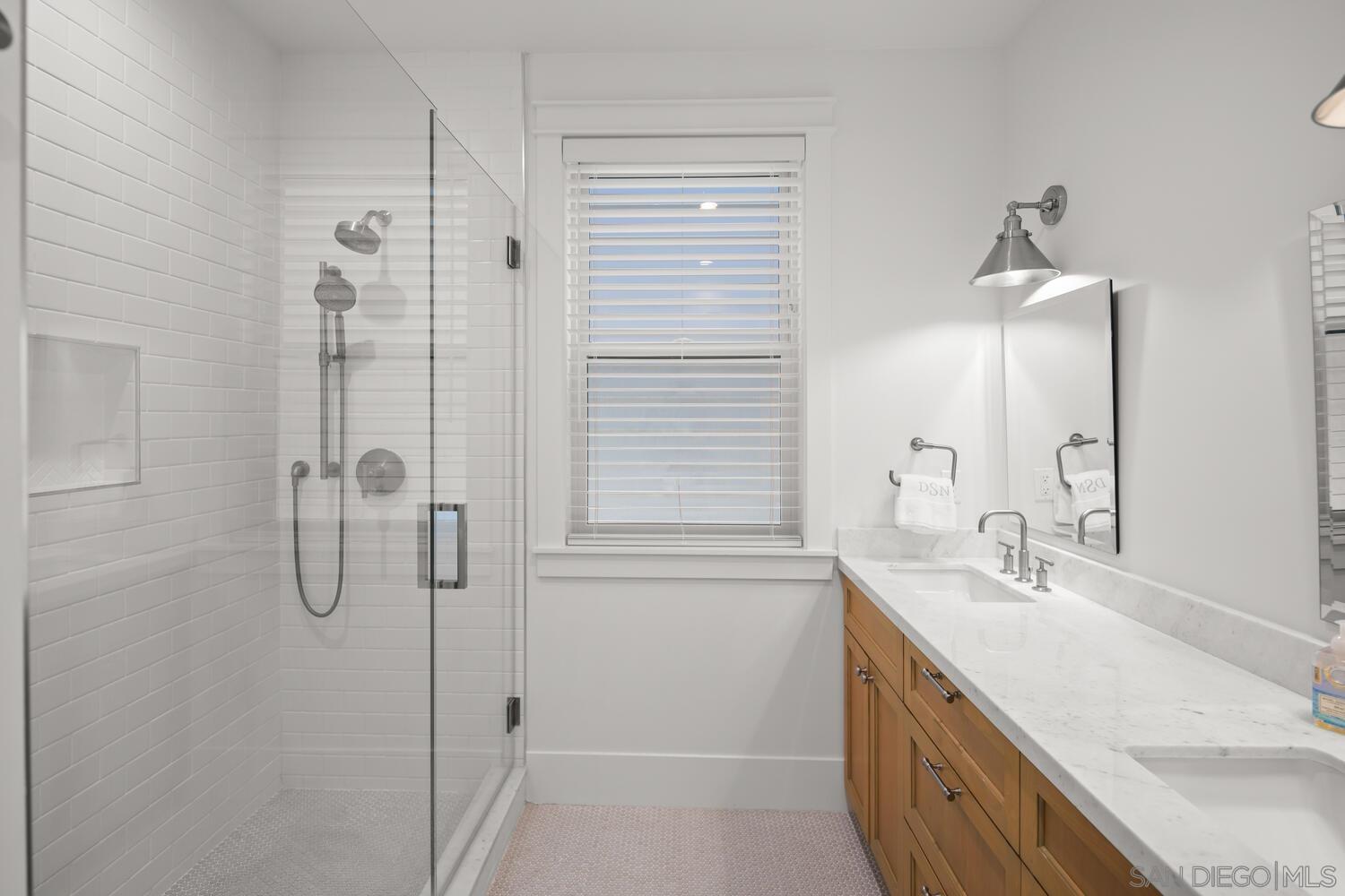 Detail Gallery Image 21 of 41 For 548  G Avenue, Coronado,  CA 92118 - 4 Beds | 3/1 Baths