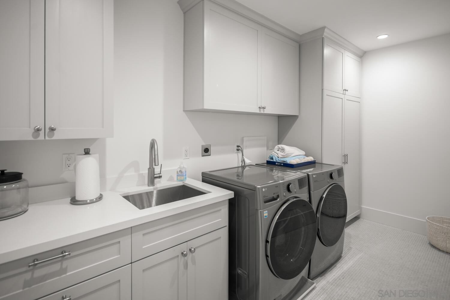 Detail Gallery Image 36 of 41 For 548  G Avenue, Coronado,  CA 92118 - 4 Beds | 3/1 Baths