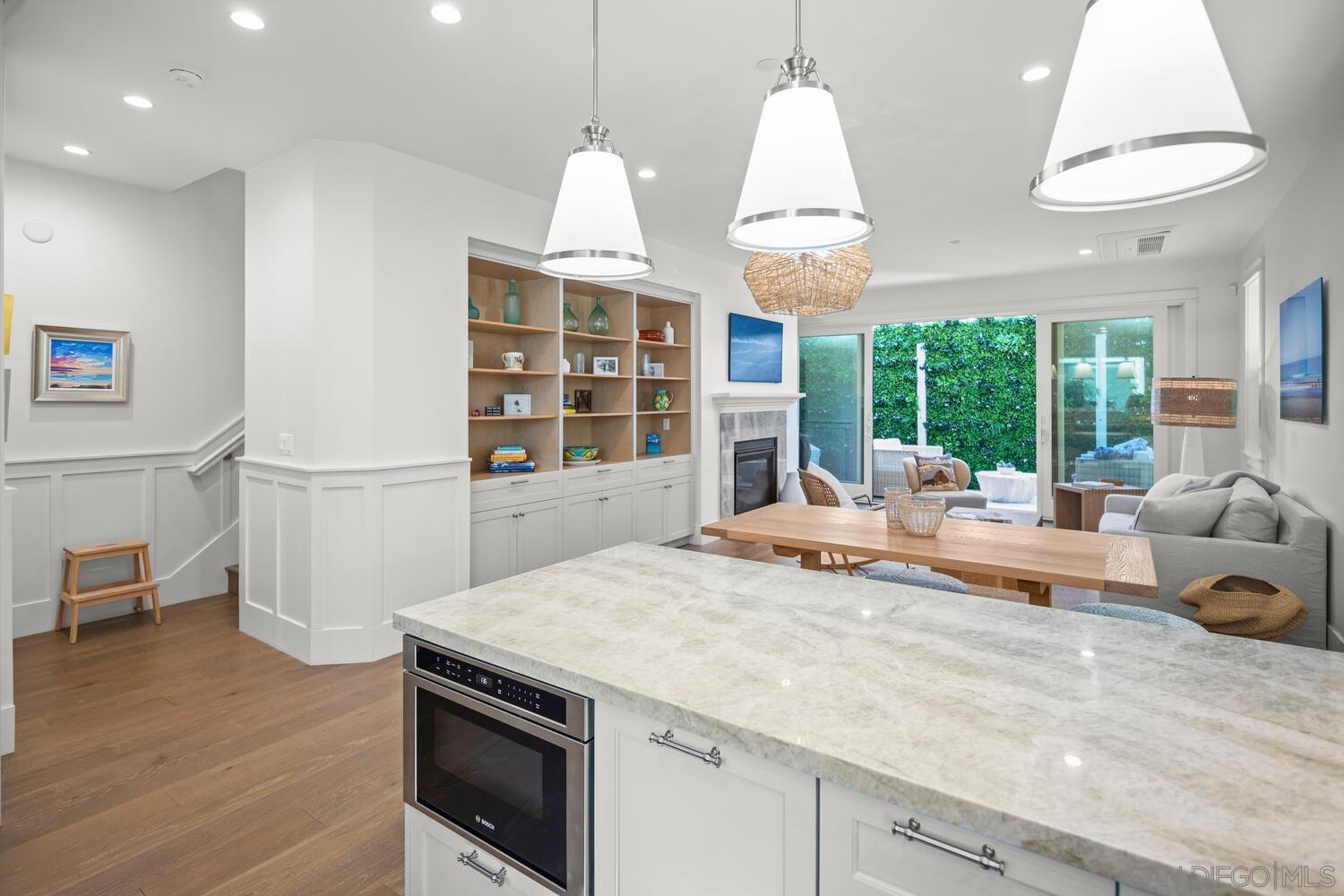 Detail Gallery Image 8 of 41 For 548  G Avenue, Coronado,  CA 92118 - 4 Beds | 3/1 Baths