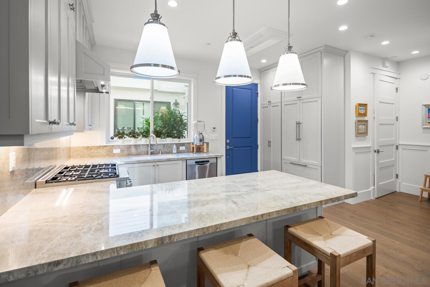 Detail Gallery Image 9 of 41 For 548  G Avenue, Coronado,  CA 92118 - 4 Beds | 3/1 Baths