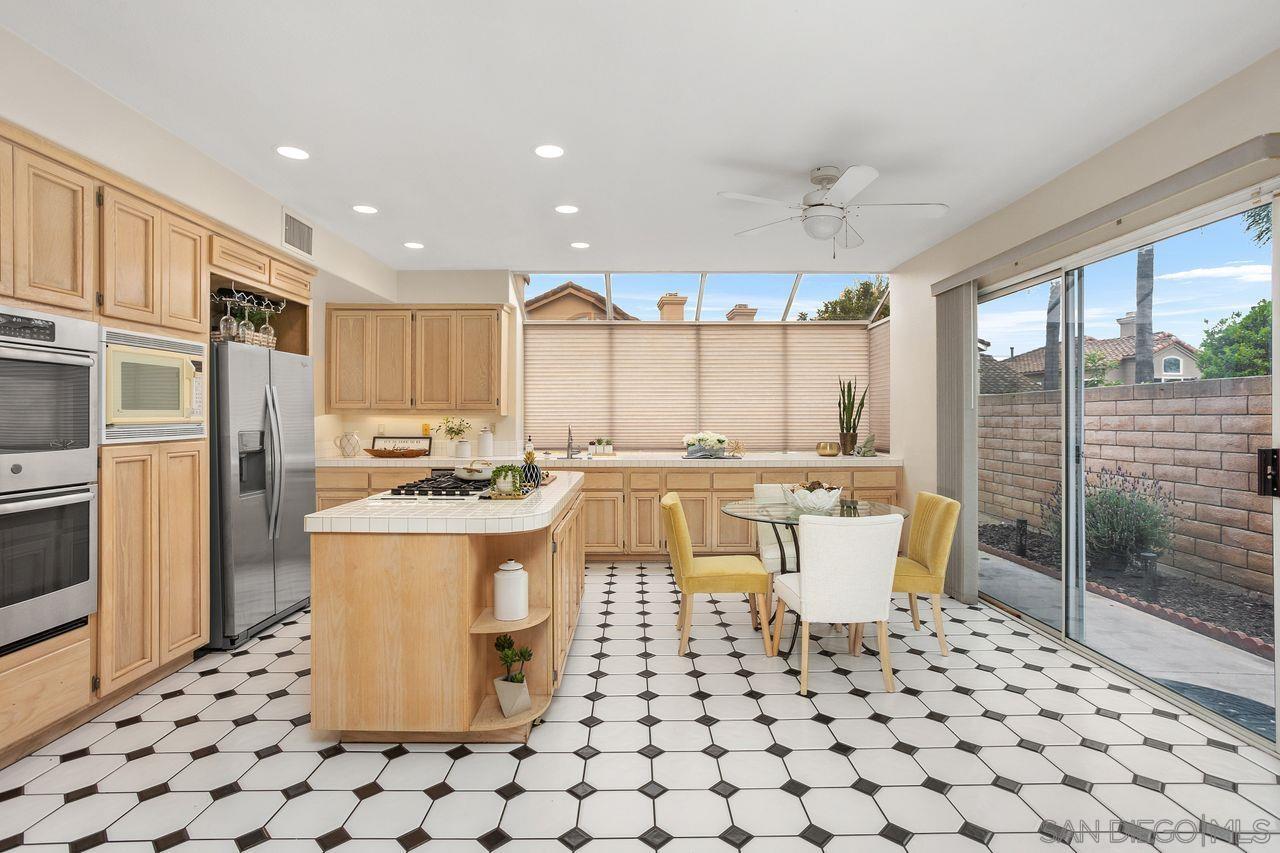 Detail Gallery Image 17 of 42 For 12485  Picrus St, San Diego,  CA 92129 - 4 Beds | 3 Baths