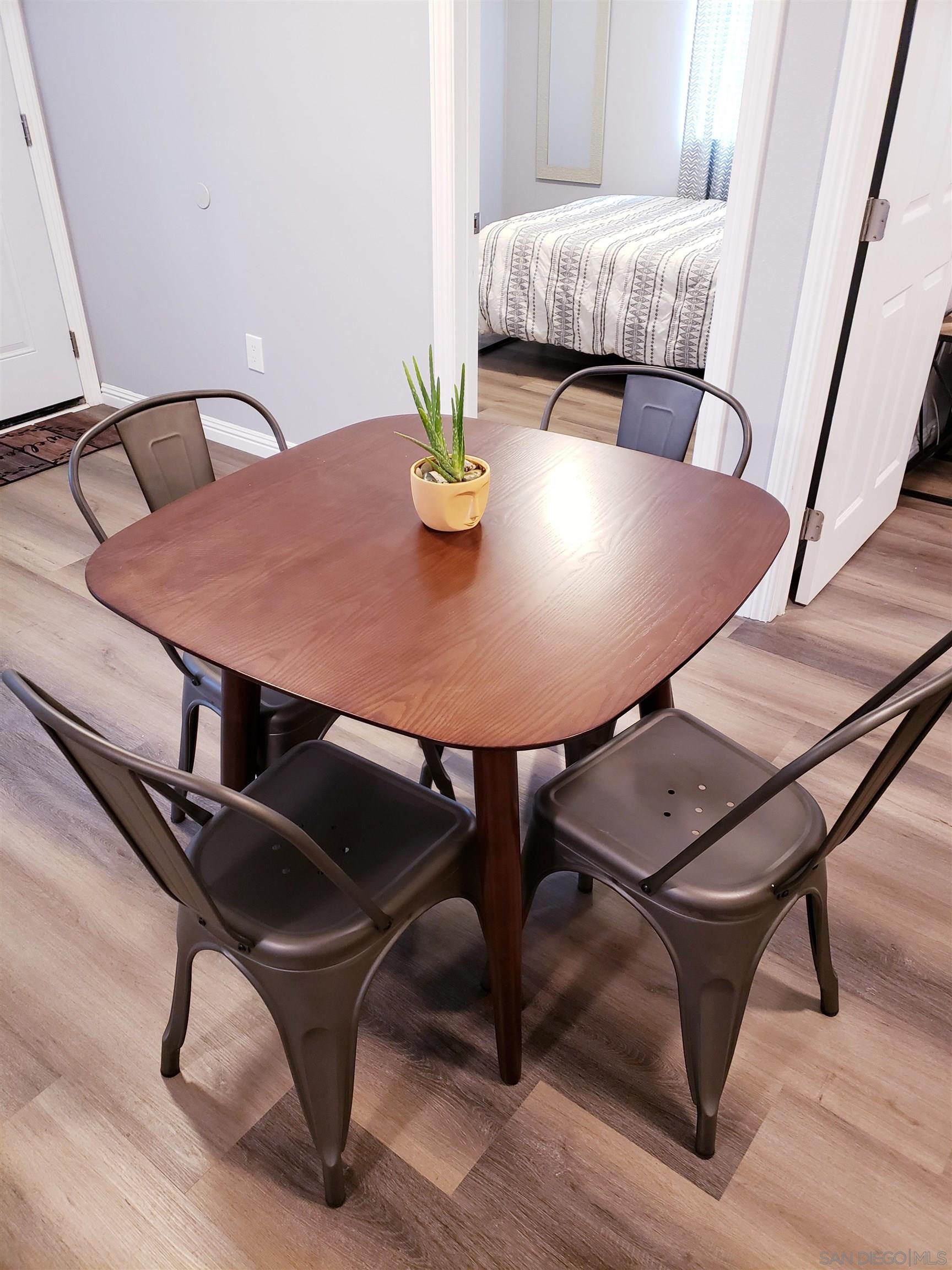 Detail Gallery Image 56 of 64 For 2607  Darwin Ave, Los Angeles,  CA 90031 - 7 Beds | 3 Baths