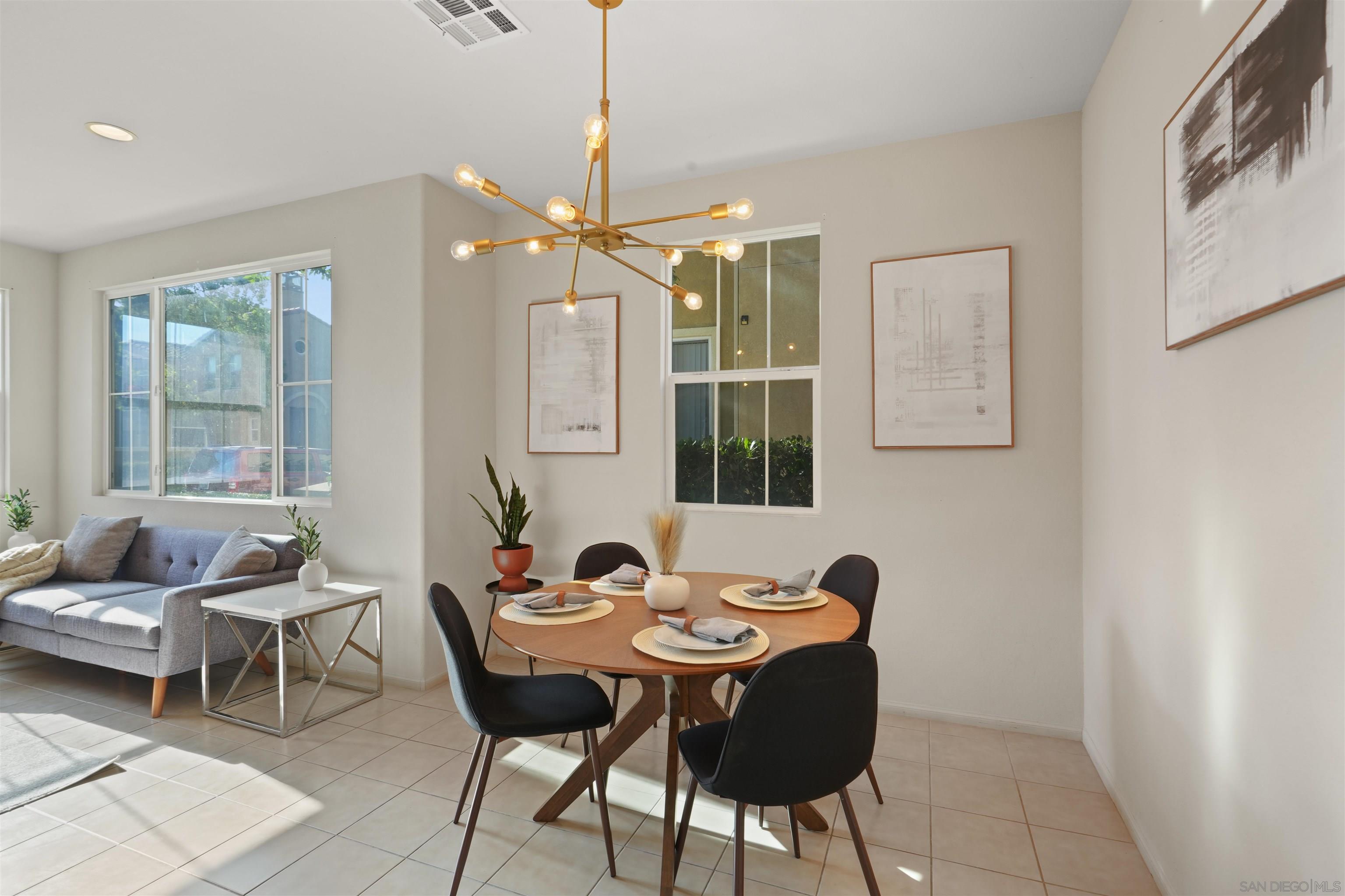 Detail Gallery Image 8 of 34 For 1445  Caminito Sicilia, Chula Vista,  CA 91915 - 4 Beds | 2/1 Baths