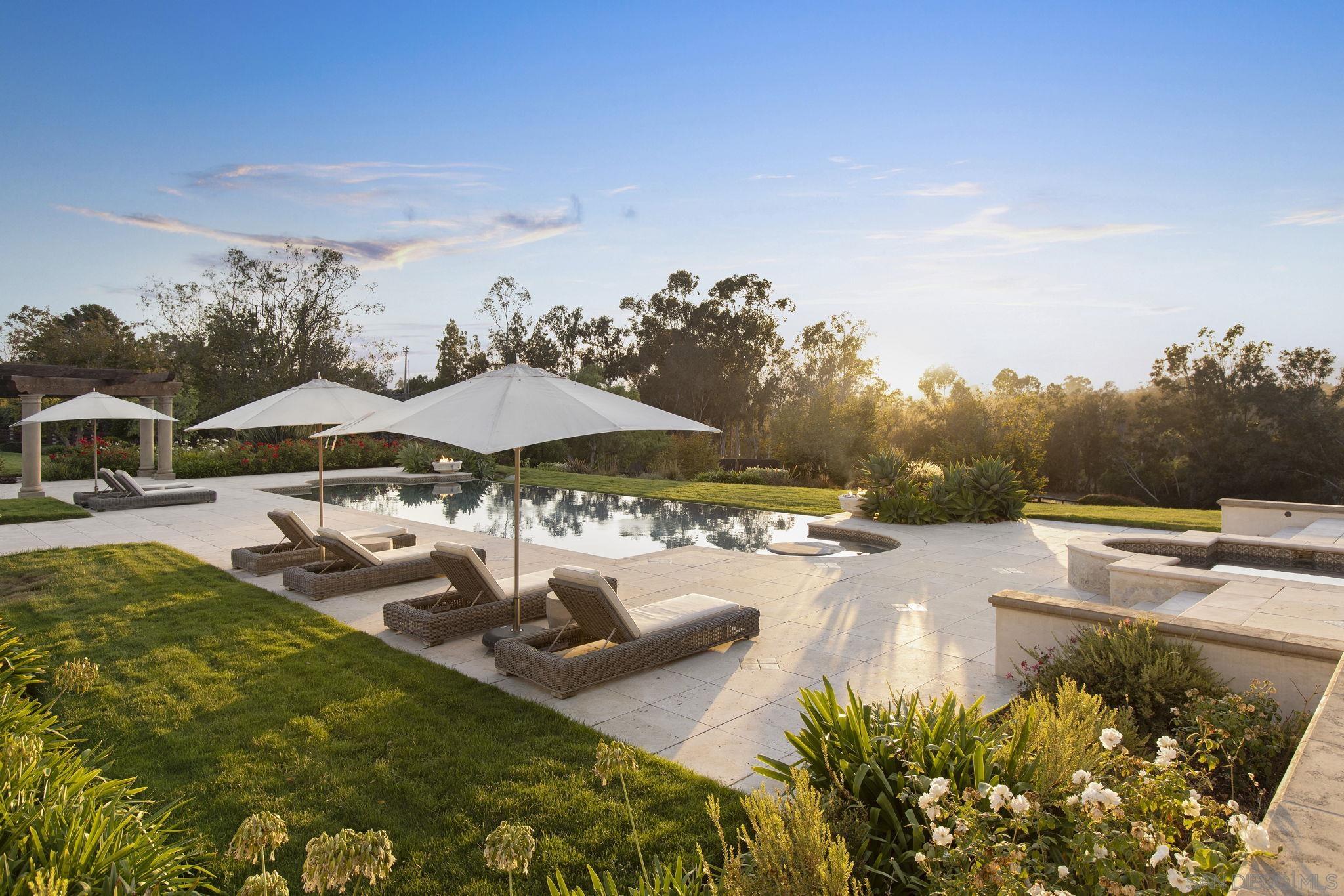 Detail Gallery Image 20 of 53 For 17872  via De Fortuna, Rancho Santa Fe,  CA 92067 - 5 Beds | 5/2 Baths