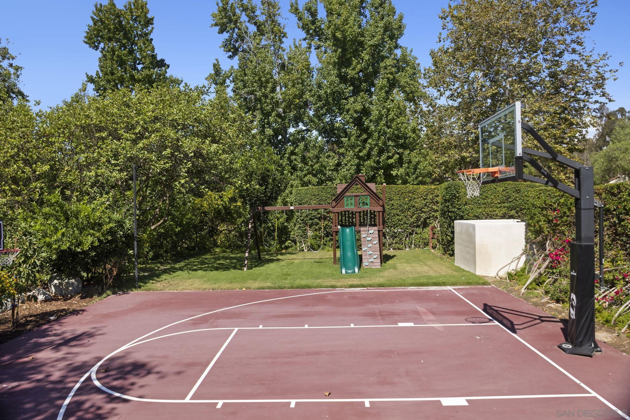 Detail Gallery Image 49 of 53 For 17872  via De Fortuna, Rancho Santa Fe,  CA 92067 - 5 Beds | 5/2 Baths