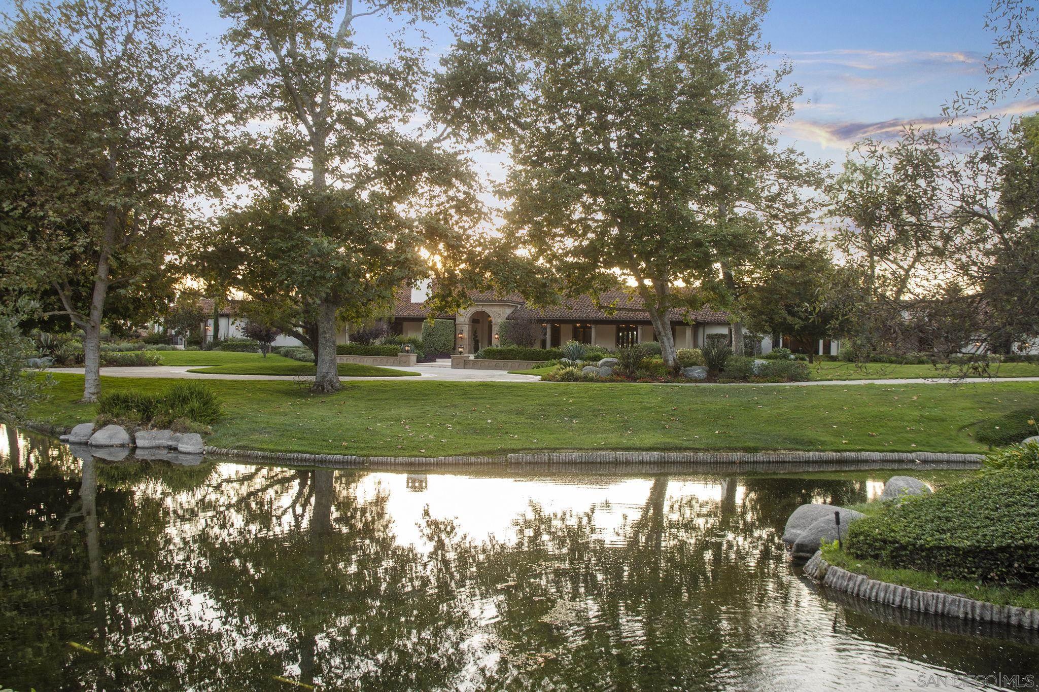 Detail Gallery Image 7 of 53 For 17872  via De Fortuna, Rancho Santa Fe,  CA 92067 - 5 Beds | 5/2 Baths