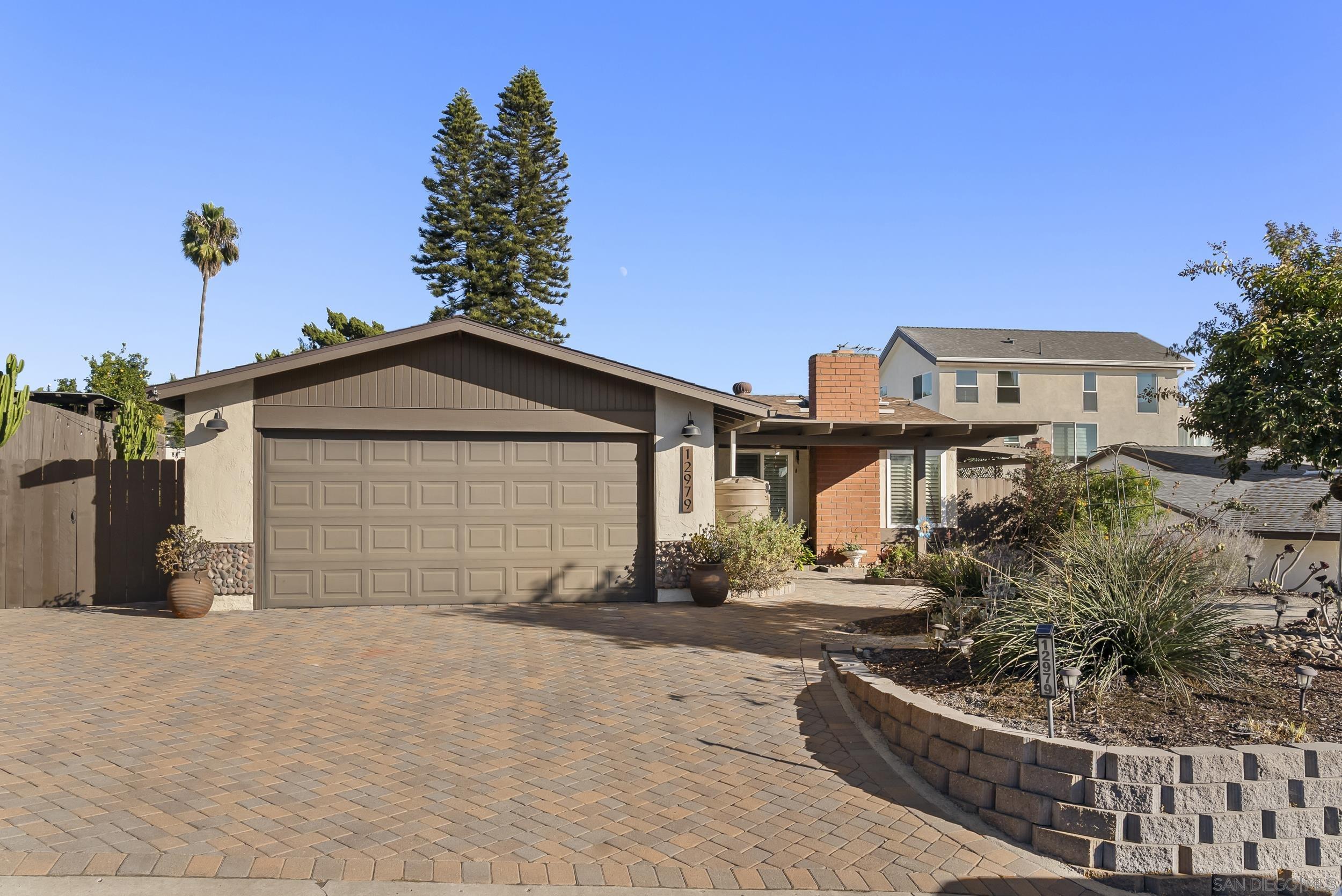 Detail Gallery Image 19 of 55 For 12979  Calle De Las Rosas, San Diego,  CA 92129 - 4 Beds | 2 Baths