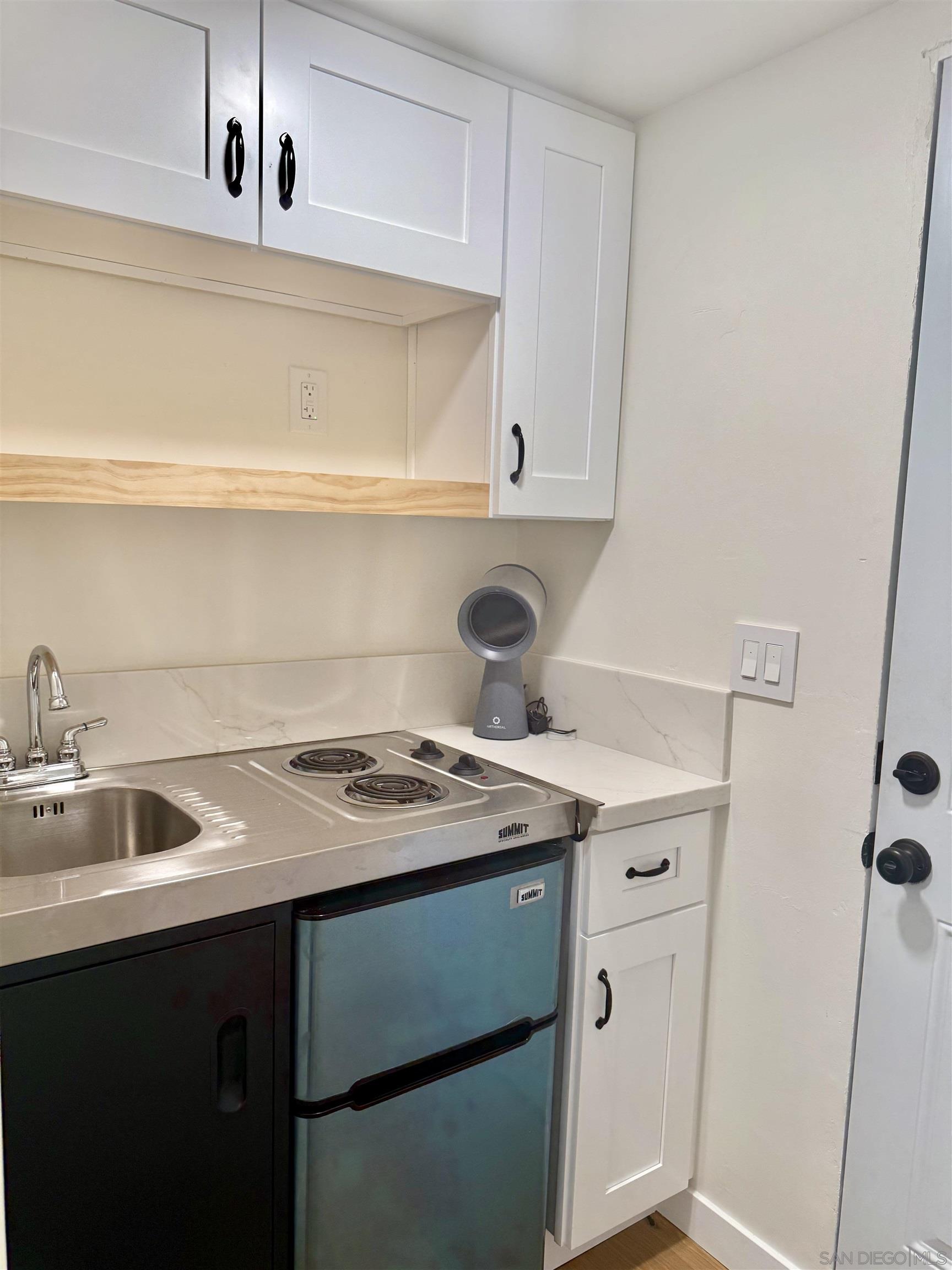 Detail Gallery Image 10 of 14 For 2331  Shamrock St  Studio, San Diego,  CA 92105 - 0 Beds | 1 Baths