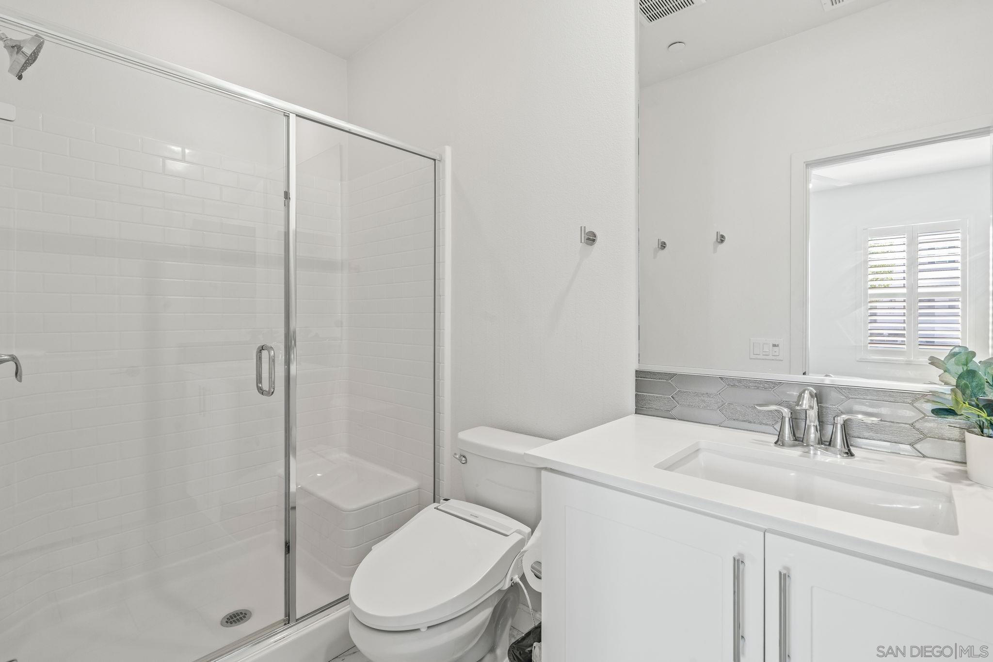 Detail Gallery Image 29 of 39 For 3012  Starry Night Dr, Escondido,  CA 92029 - 5 Beds | 3/1 Baths