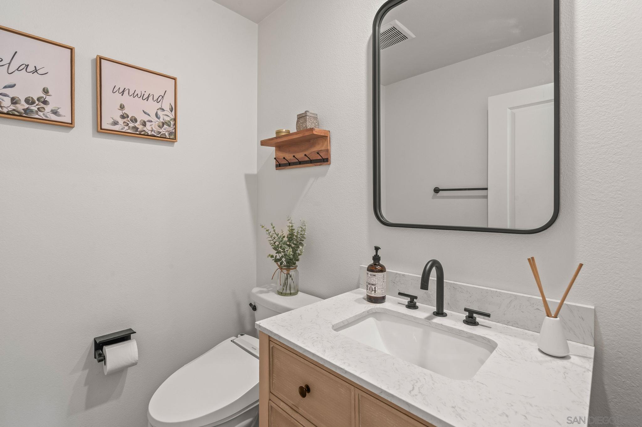 Detail Gallery Image 6 of 39 For 3012  Starry Night Dr, Escondido,  CA 92029 - 5 Beds | 3/1 Baths