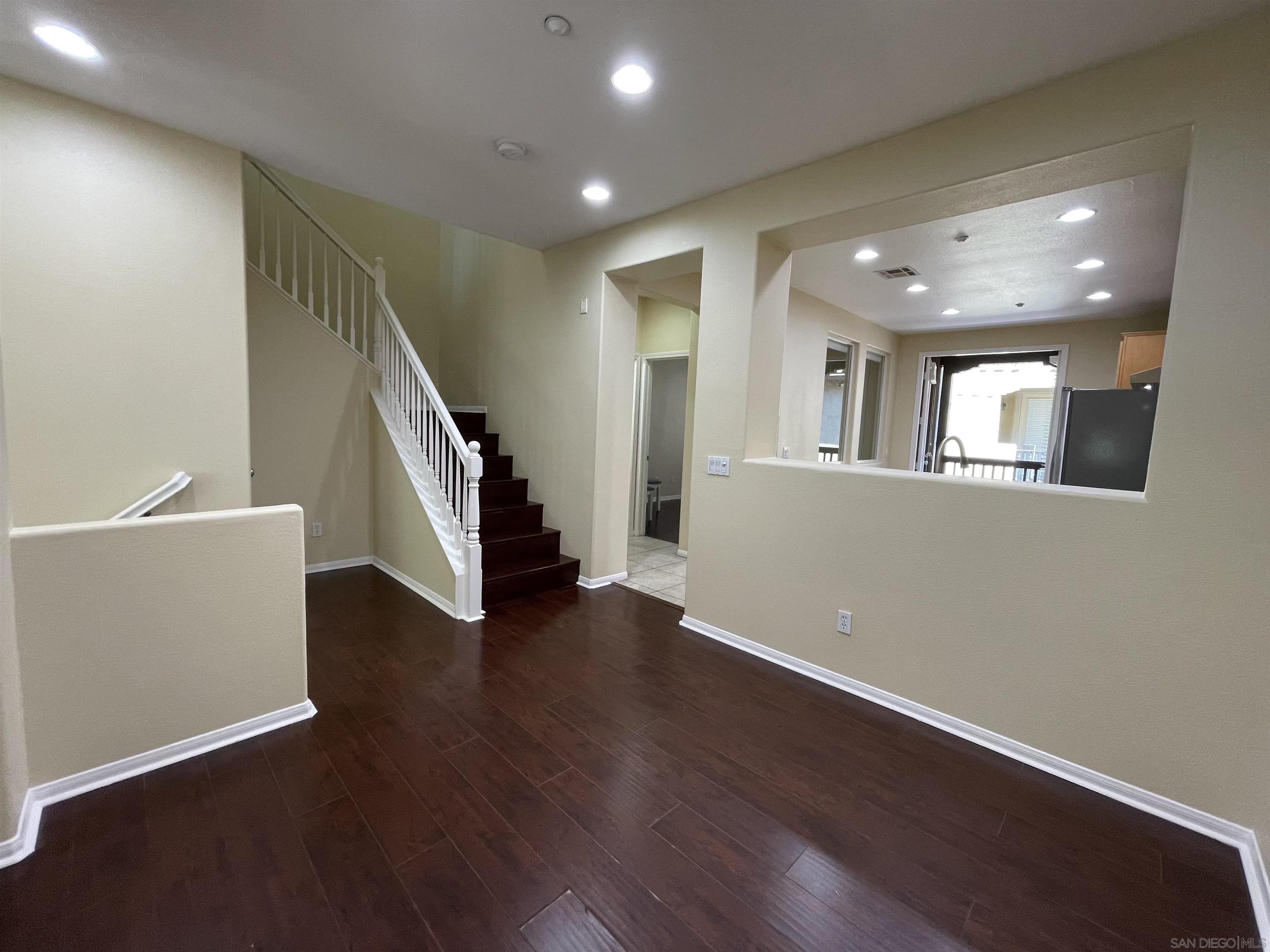 Detail Gallery Image 8 of 23 For 13325  via Milazzo  2, San Diego,  CA 92129 - 4 Beds | 2/1 Baths