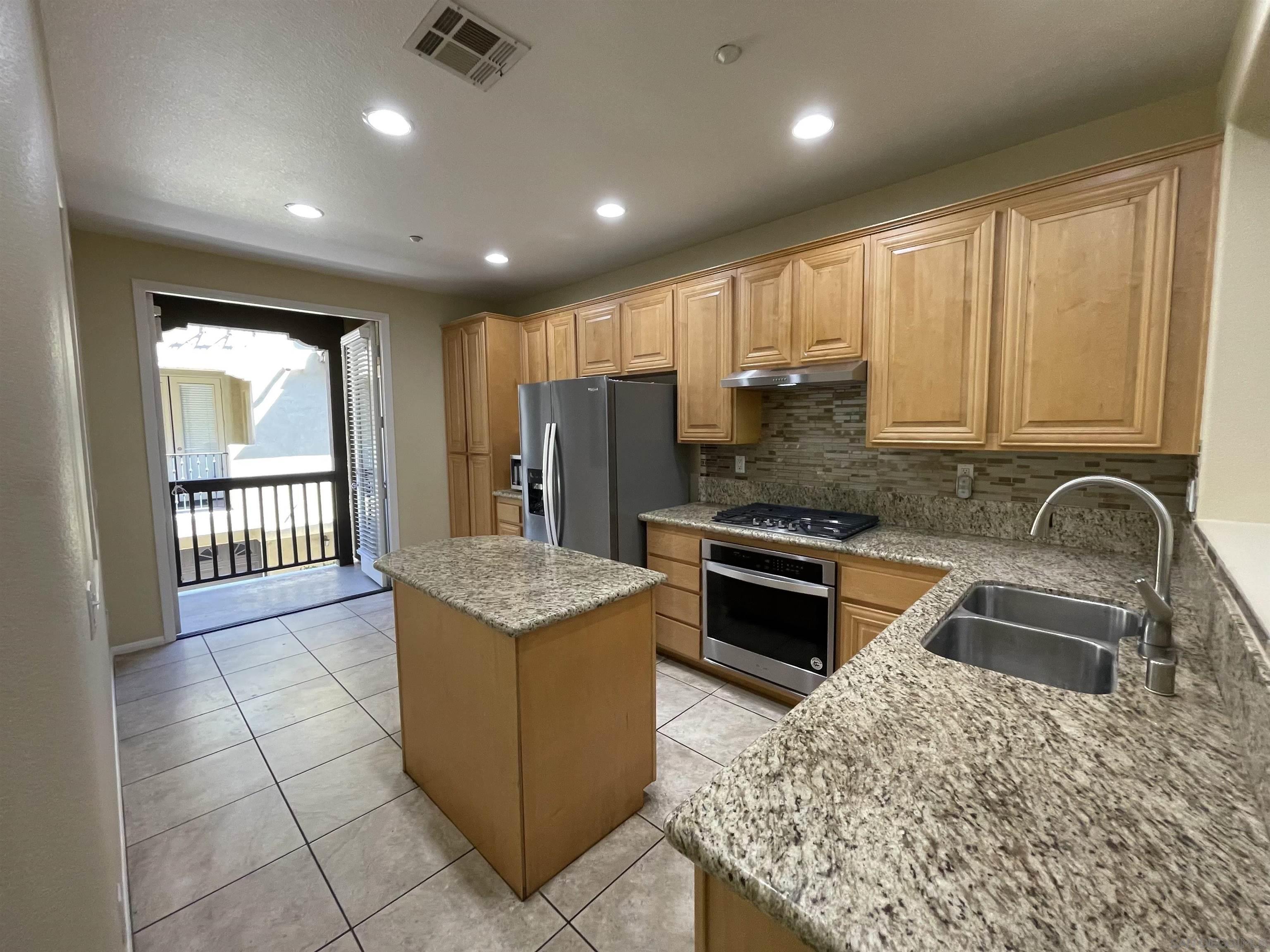 Detail Gallery Image 10 of 23 For 13325  via Milazzo  2, San Diego,  CA 92129 - 4 Beds | 2/1 Baths