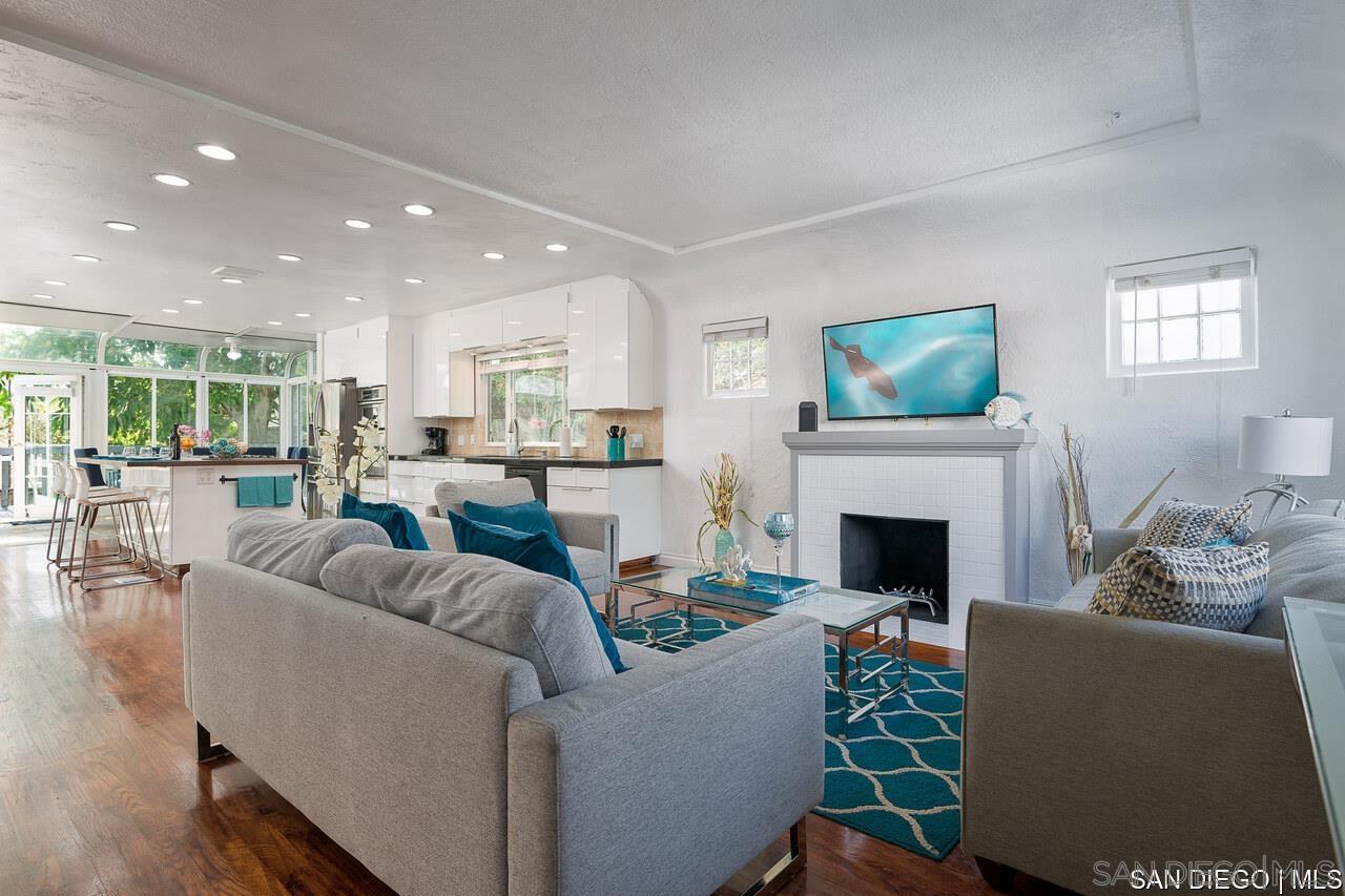 Detail Gallery Image 12 of 38 For Rosecrans St, San Diego,  CA 92106 - 2 Beds | 1 Baths