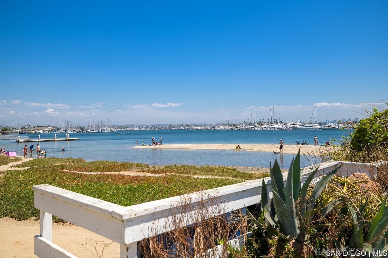 Detail Gallery Image 36 of 38 For Rosecrans St, San Diego,  CA 92106 - 2 Beds | 1 Baths