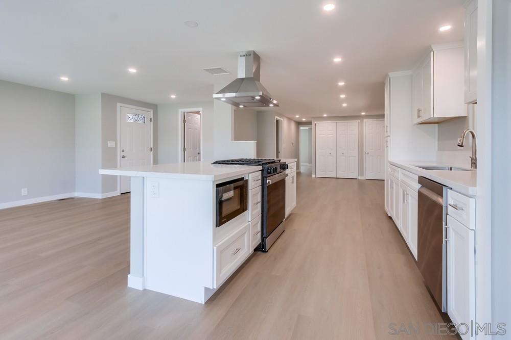 Front Image Thumbnail for SD250040838