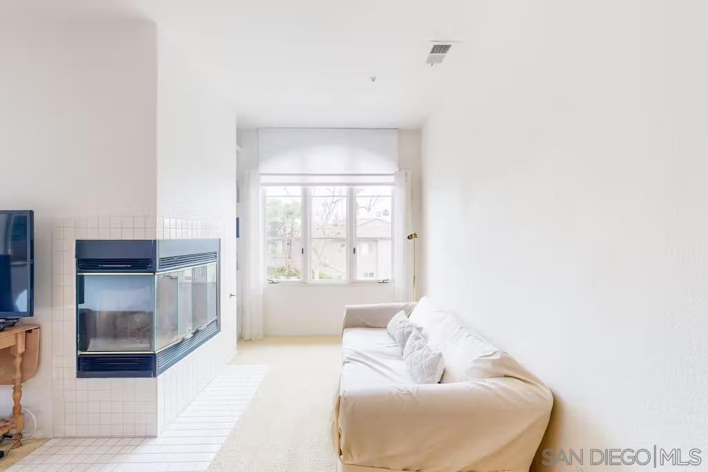 Detail Gallery Image 11 of 23 For 863  Starflower Rd, Encinitas,  CA 92024 - 4 Beds | 3 Baths