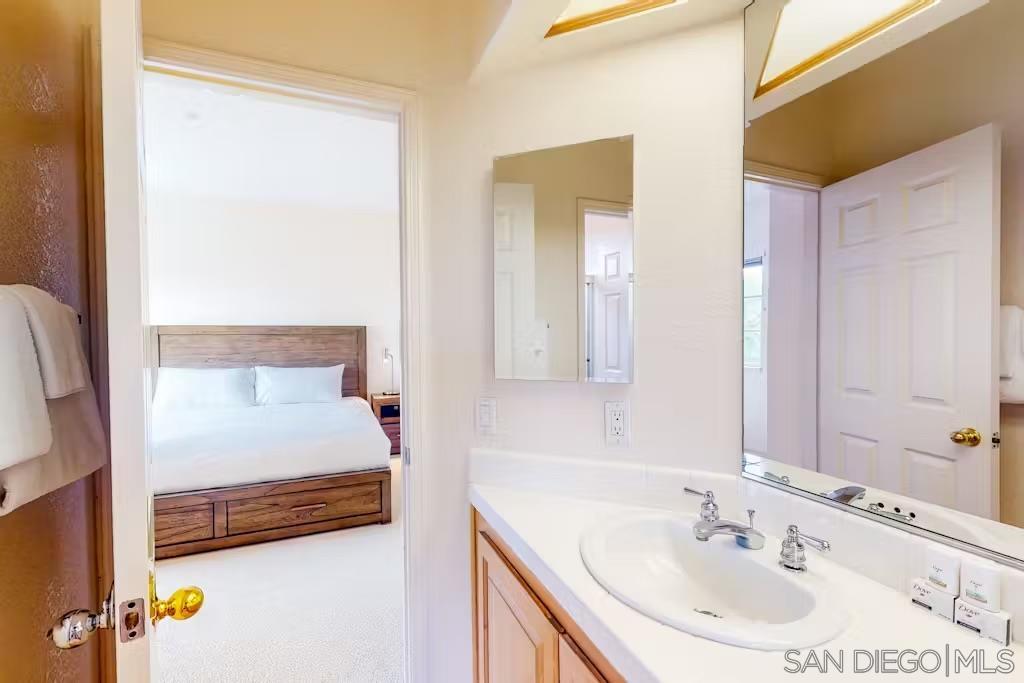 Detail Gallery Image 16 of 23 For 863  Starflower Rd, Encinitas,  CA 92024 - 4 Beds | 3 Baths