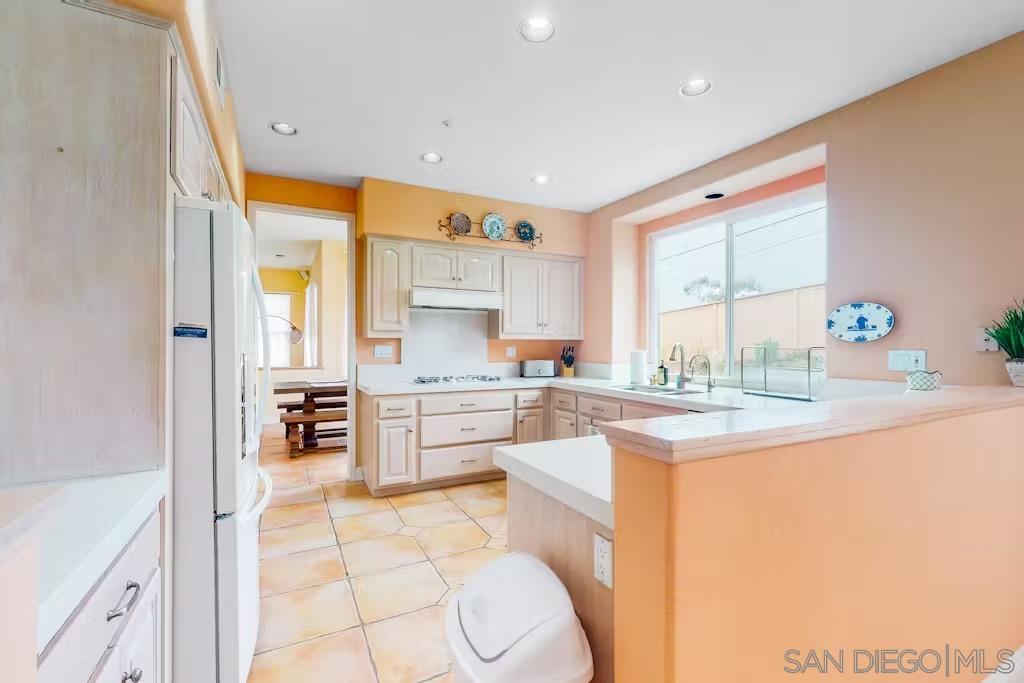 Detail Gallery Image 6 of 23 For 863  Starflower Rd, Encinitas,  CA 92024 - 4 Beds | 3 Baths