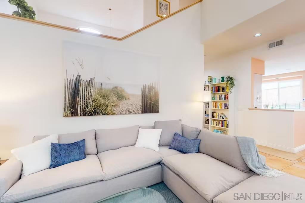 Detail Gallery Image 10 of 23 For 863  Starflower Rd, Encinitas,  CA 92024 - 4 Beds | 3 Baths