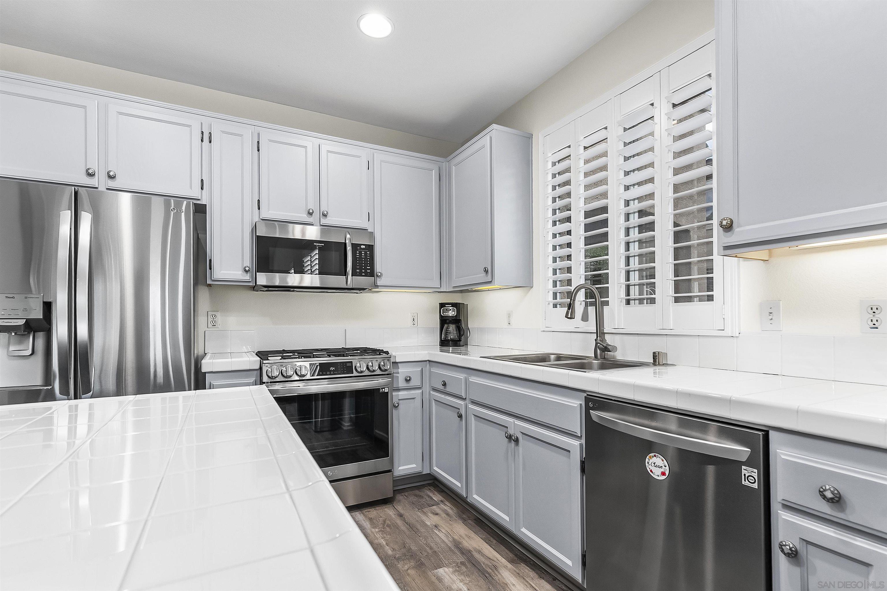 Detail Gallery Image 11 of 55 For 3177  Dehesa Road 14, El Cajon,  CA 92019 - 3 Beds | 2/1 Baths