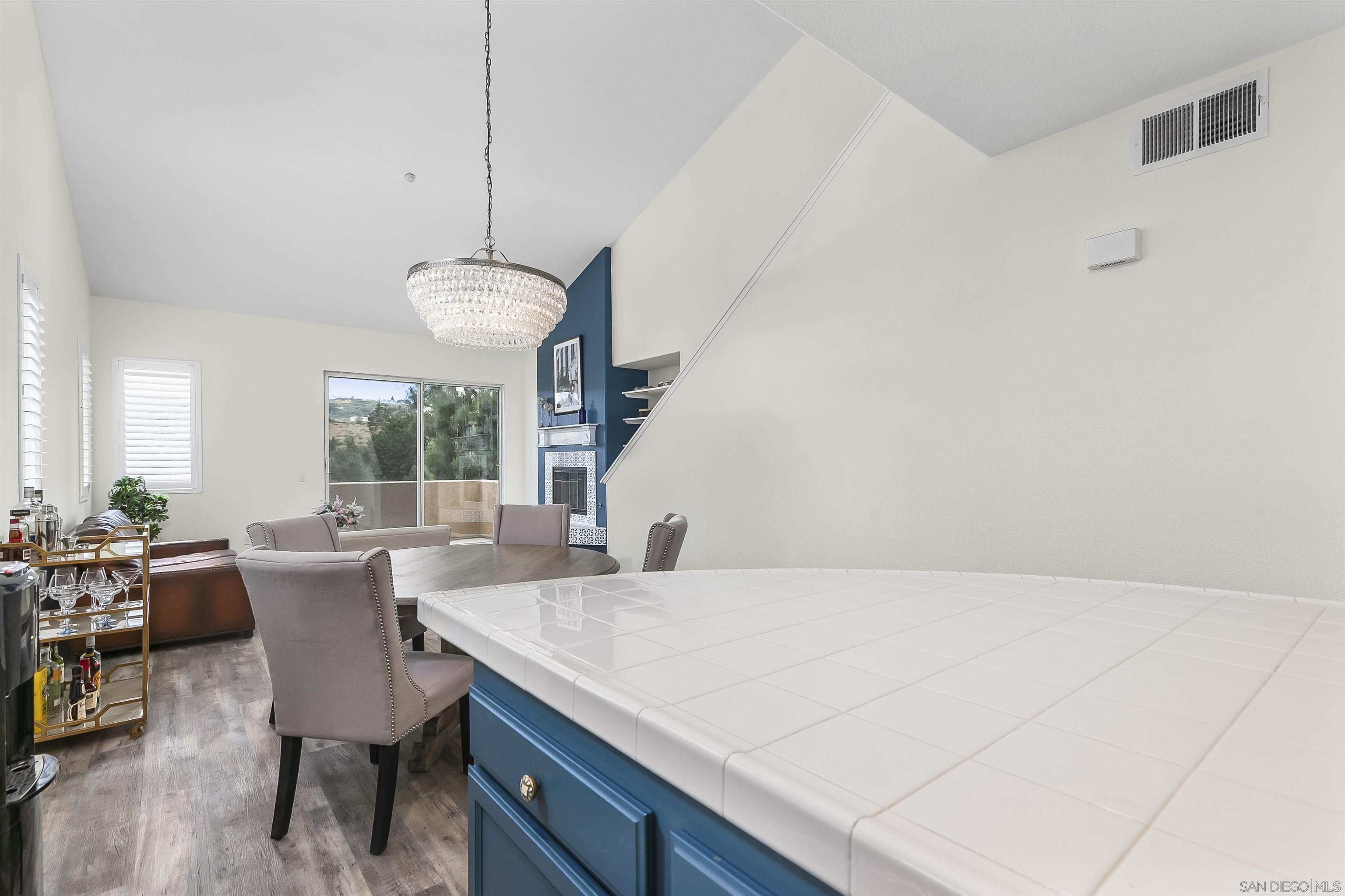 Detail Gallery Image 13 of 55 For 3177  Dehesa Road 14, El Cajon,  CA 92019 - 3 Beds | 2/1 Baths
