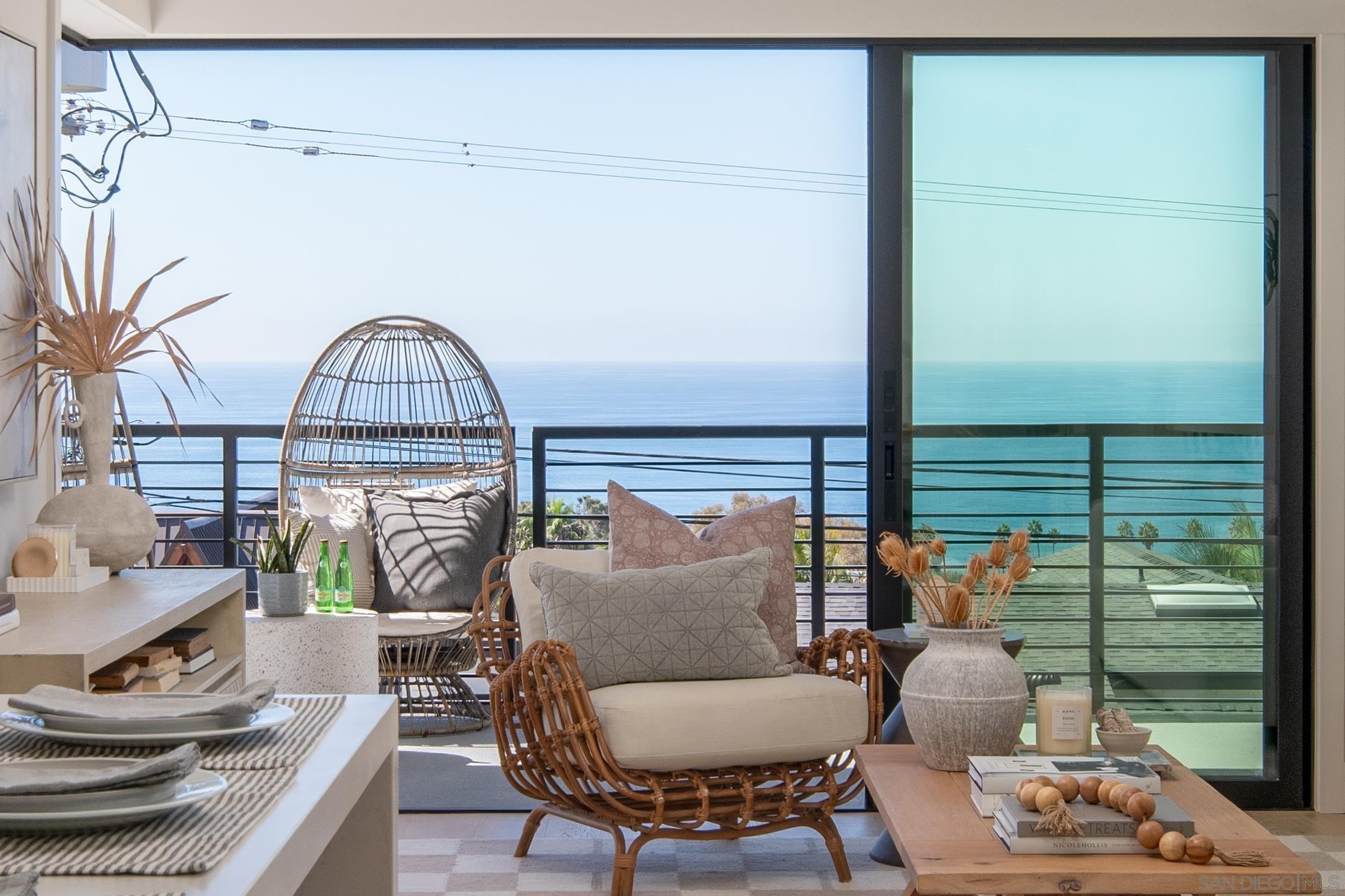 Detail Gallery Image 7 of 25 For 2262  Cambridge Ave, Cardiff By The Sea,  CA 92007 - 4 Beds | 3/2 Baths