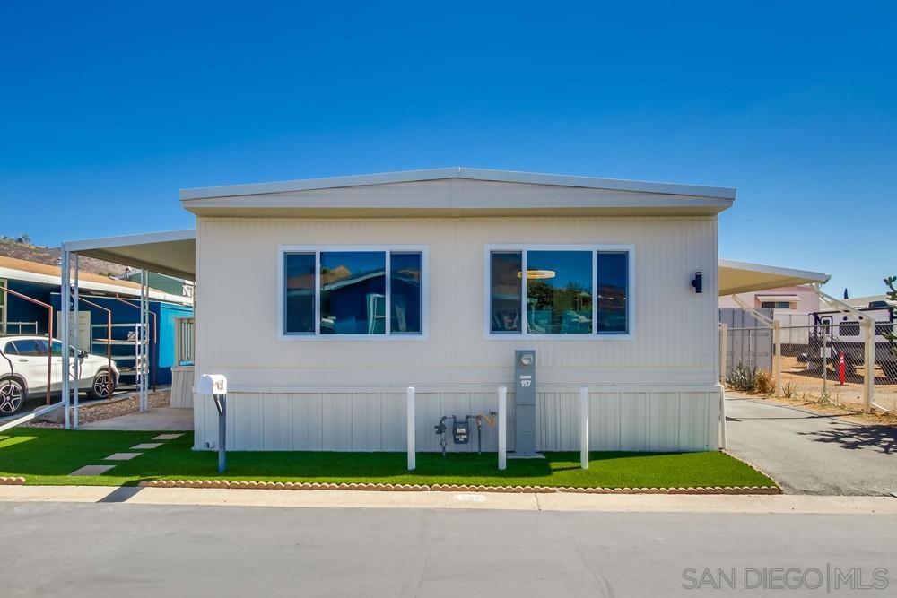 Detail Gallery Image 3 of 19 For 450 E Bradley Ave  157, El Cajon,  CA 92021 - 3 Beds | 2 Baths