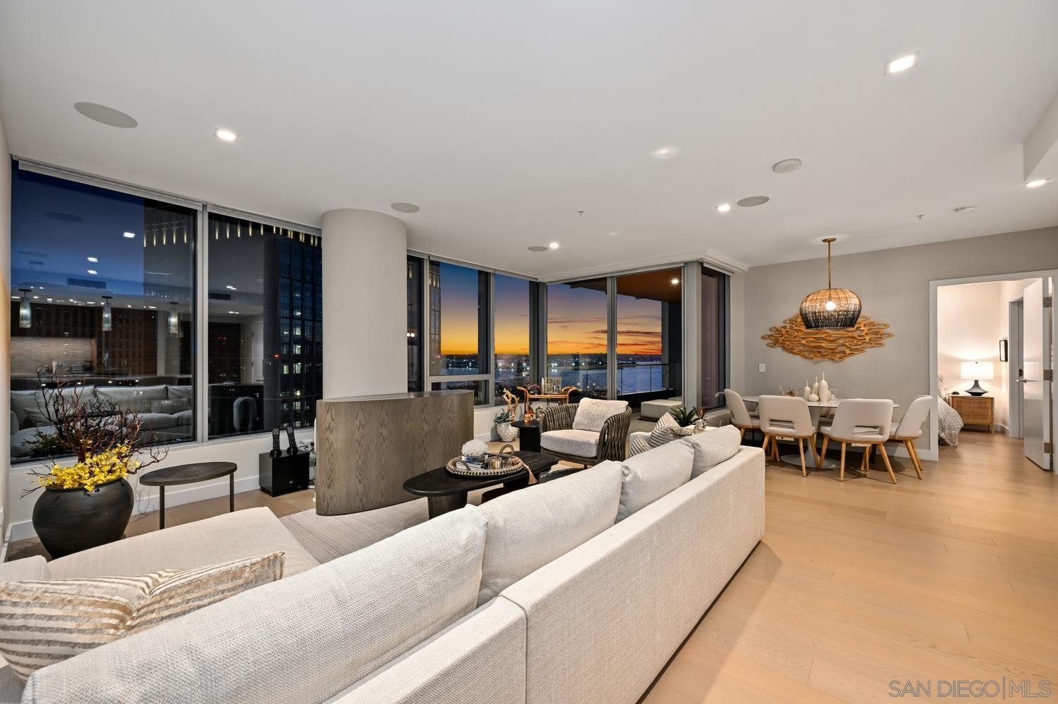 Detail Gallery Image 2 of 46 For 888 W E Street  1503, San Diego,  CA 92101 - 2 Beds | 2 Baths