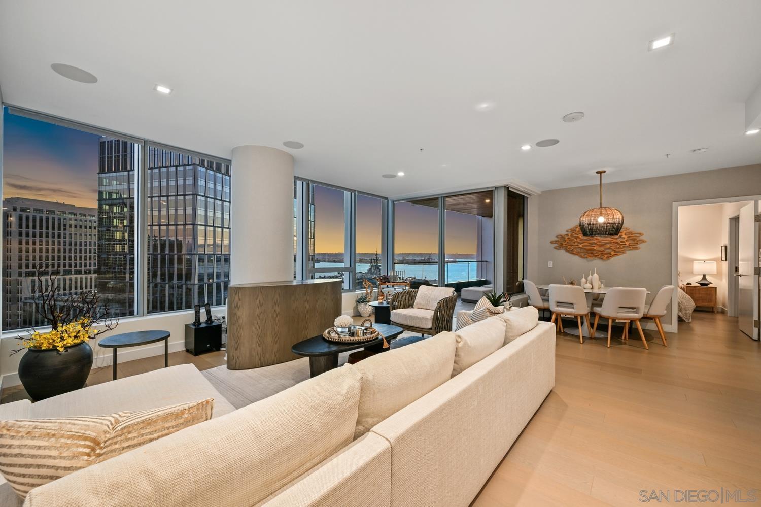 Detail Gallery Image 6 of 46 For 888 W E Street  1503, San Diego,  CA 92101 - 2 Beds | 2 Baths