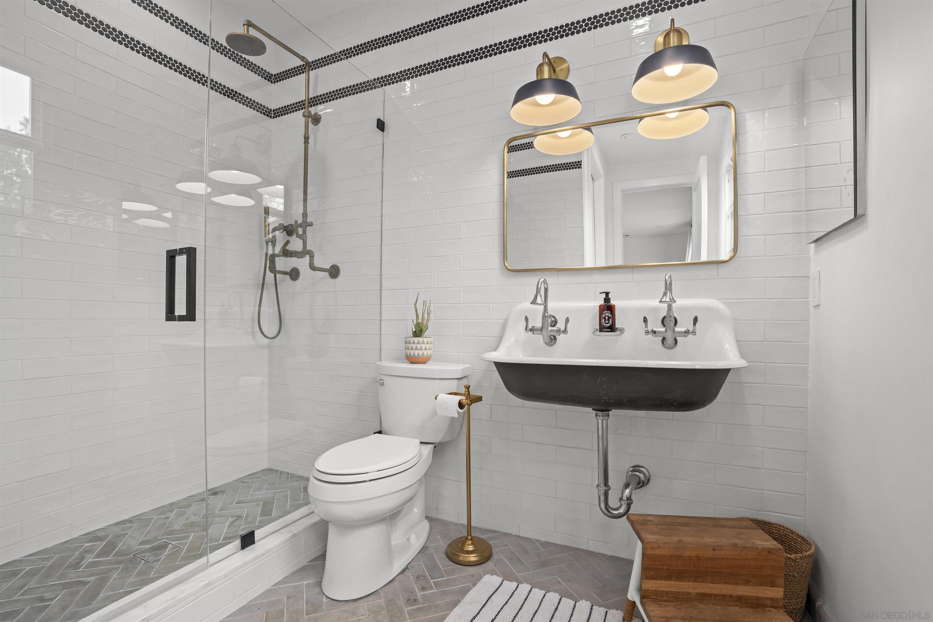 Detail Gallery Image 25 of 41 For 427  El Sueno, Solana Beach,  CA 92075 - 6 Beds | 6/2 Baths