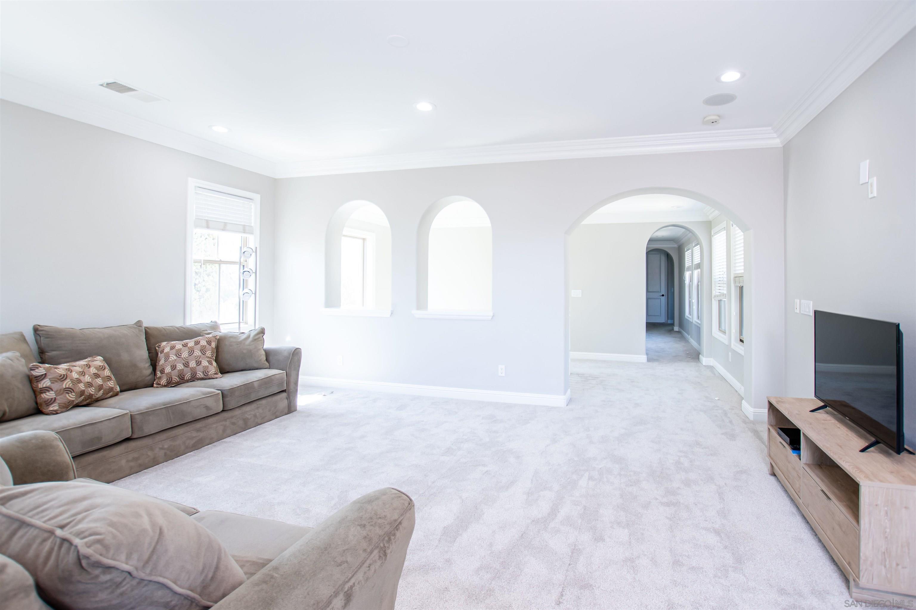 Detail Gallery Image 15 of 21 For 7359  Rancho Catalina Trl, San Diego,  CA 92127 - 6 Beds | 5/1 Baths