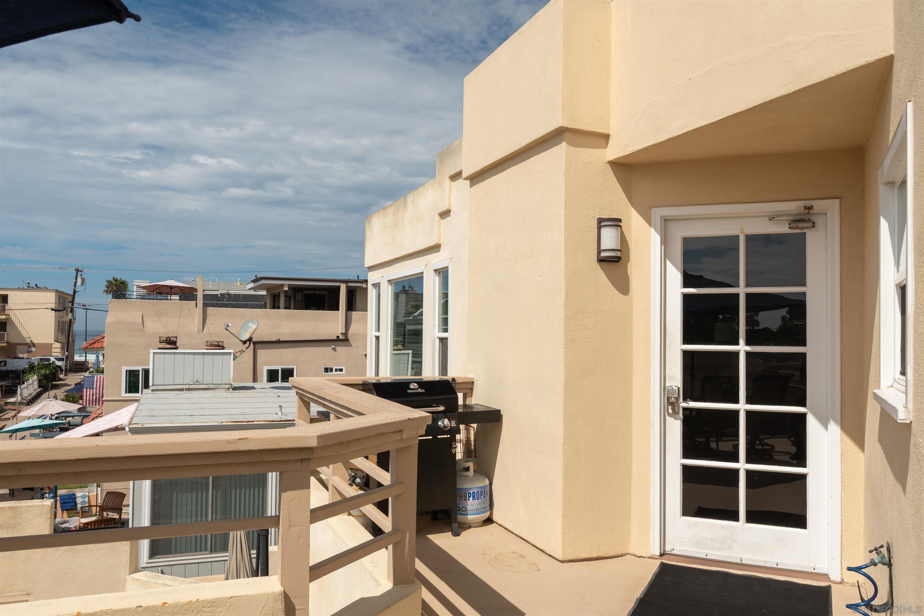 Detail Gallery Image 3 of 38 For 748  Isthmus Ct, San Diego,  CA 92109 - 3 Beds | 2 Baths