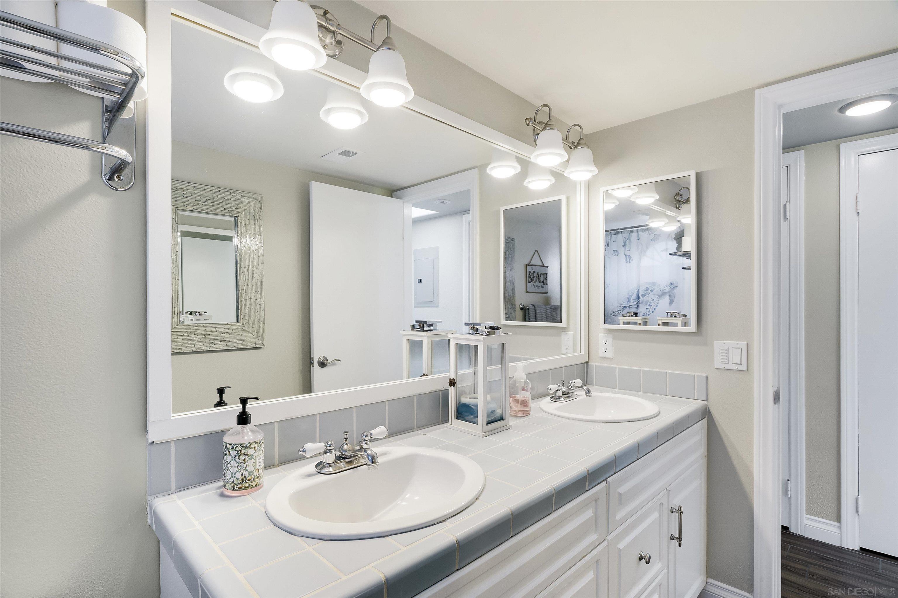 Detail Gallery Image 35 of 38 For 748  Isthmus Ct, San Diego,  CA 92109 - 3 Beds | 2 Baths