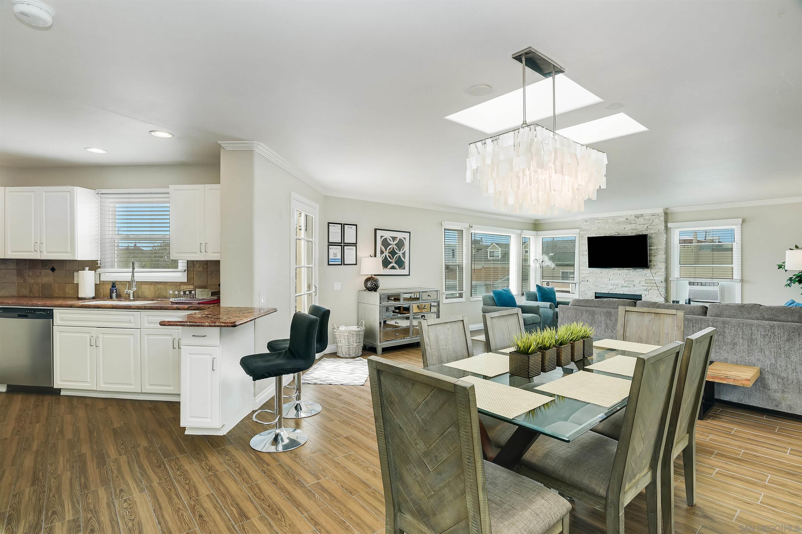 Detail Gallery Image 7 of 38 For 748  Isthmus Ct, San Diego,  CA 92109 - 3 Beds | 2 Baths