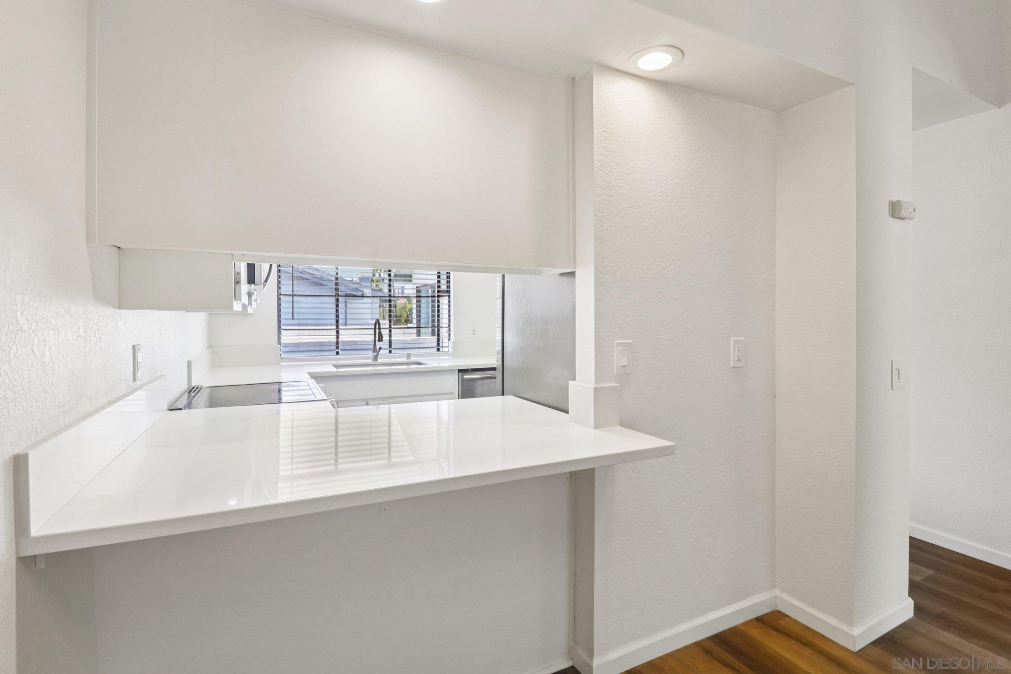 Detail Gallery Image 11 of 53 For 4064  Crystal Dawn Ln  #206,  San Diego,  CA 92122 - 2 Beds | 2 Baths