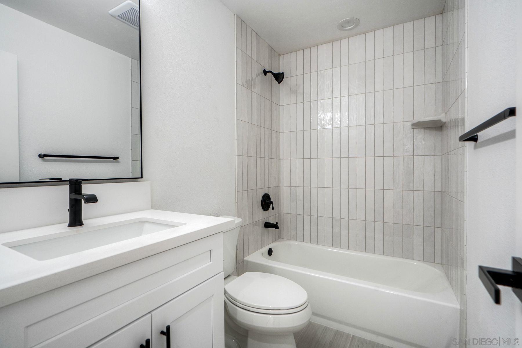 Detail Gallery Image 14 of 38 For 12634  Roberto Way, Poway,  CA 92064 - 4 Beds | 2 Baths